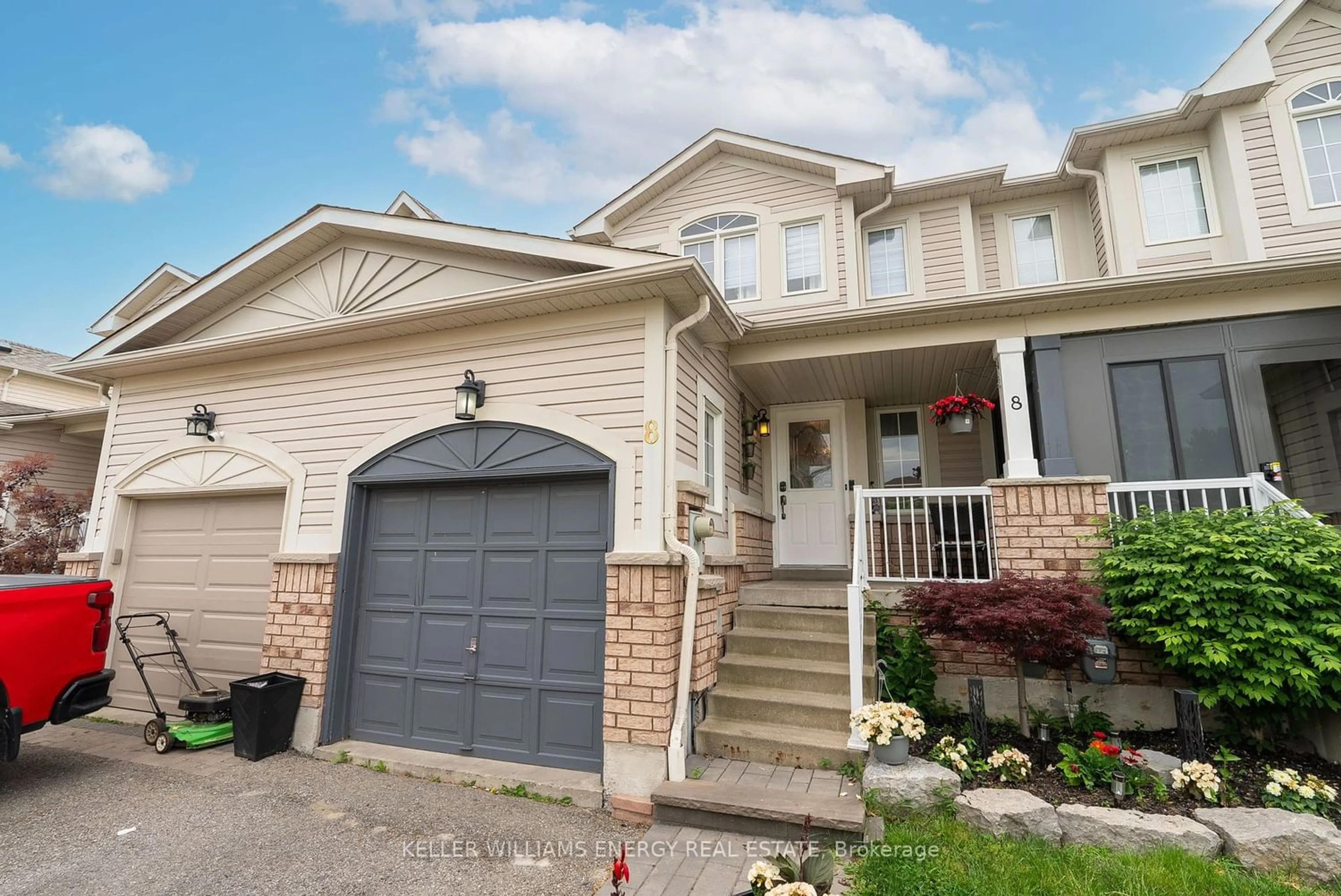 A pic from exterior of the house or condo for 8 Annisson Crt, Clarington Ontario L1C 5L3