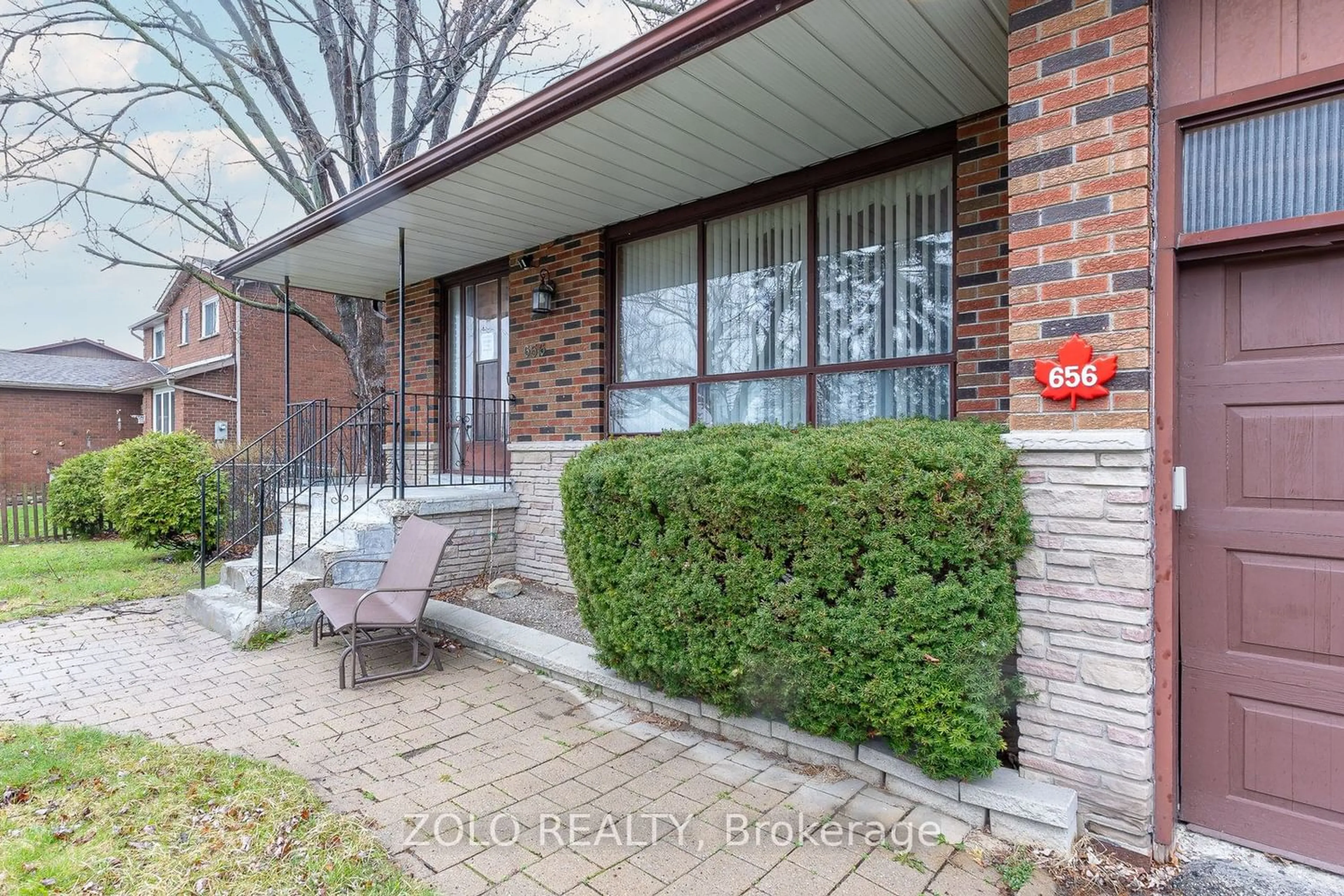 Home with brick exterior material for 656 Sheppard Ave, Pickering Ontario L1V 1G3