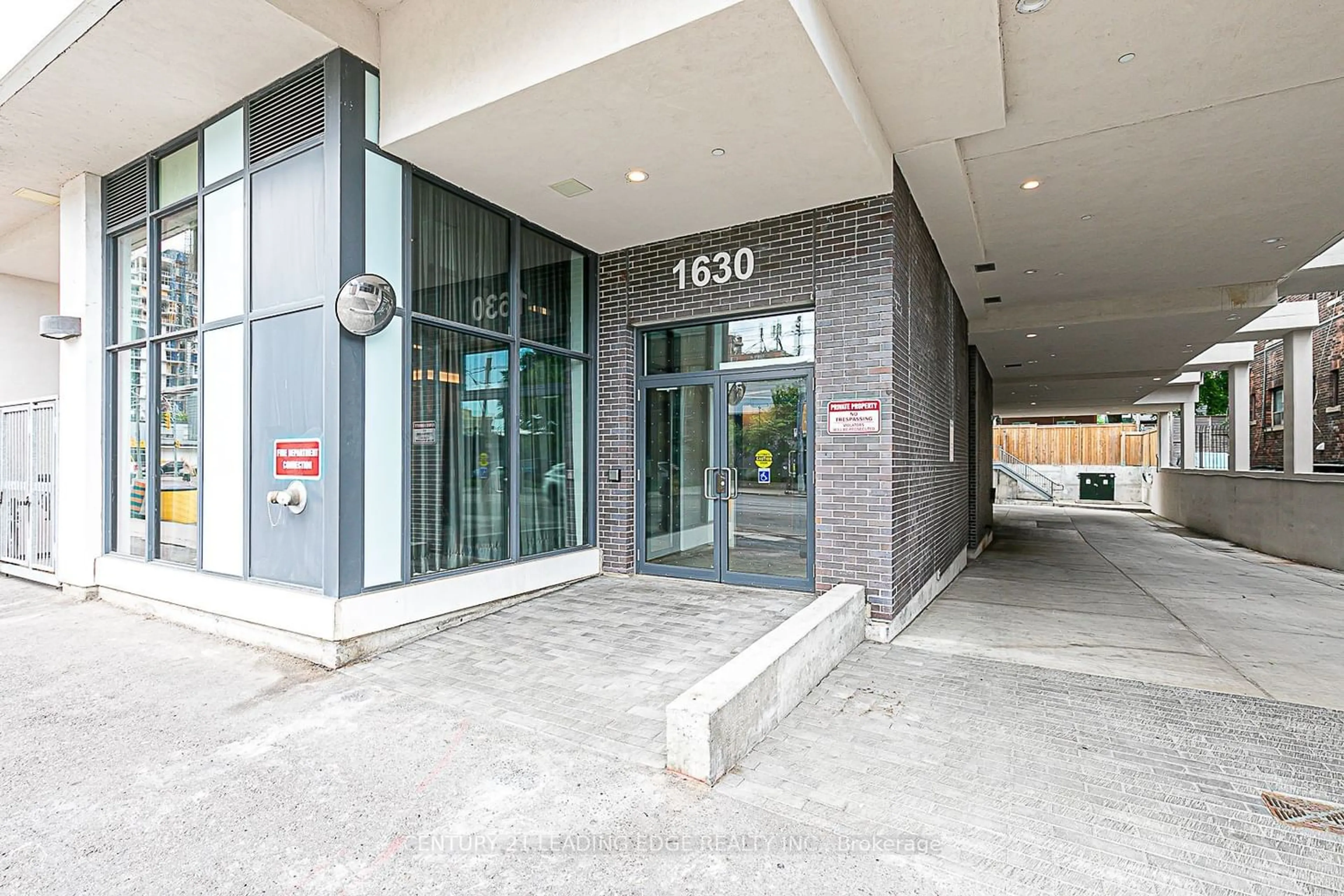 Indoor foyer for 1630 Queen St #215, Toronto Ontario M4L 1G3