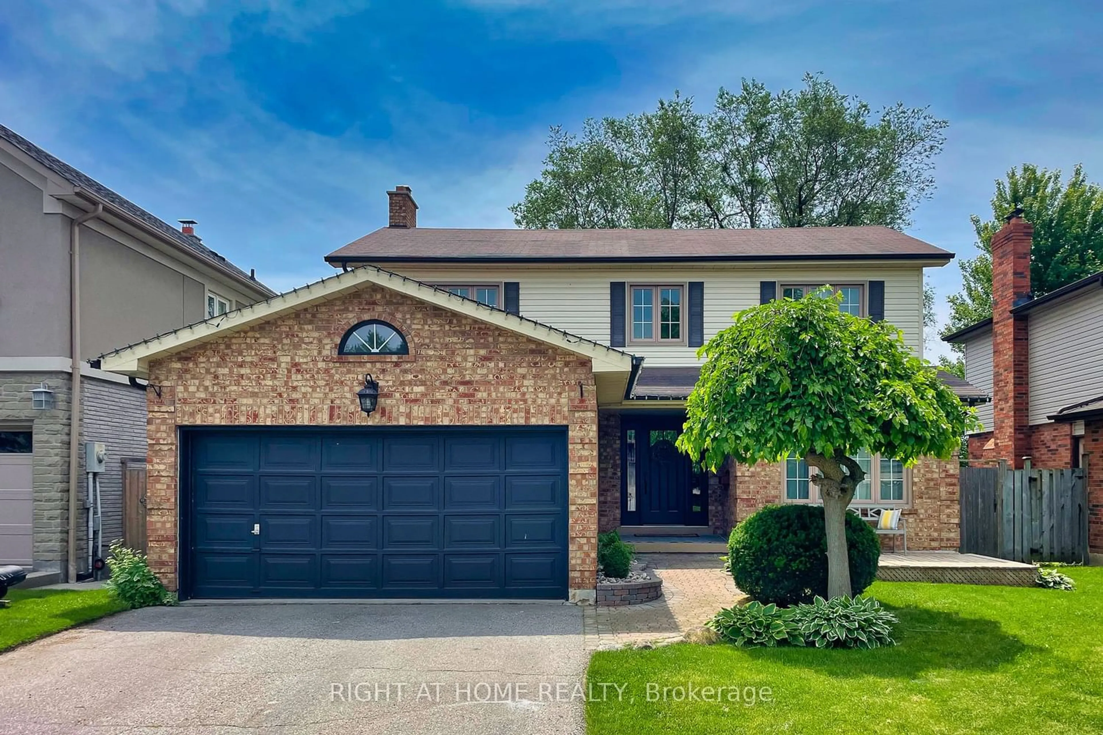 Frontside or backside of a home for 24 Evaleigh Crt, Whitby Ontario L1N 8N2