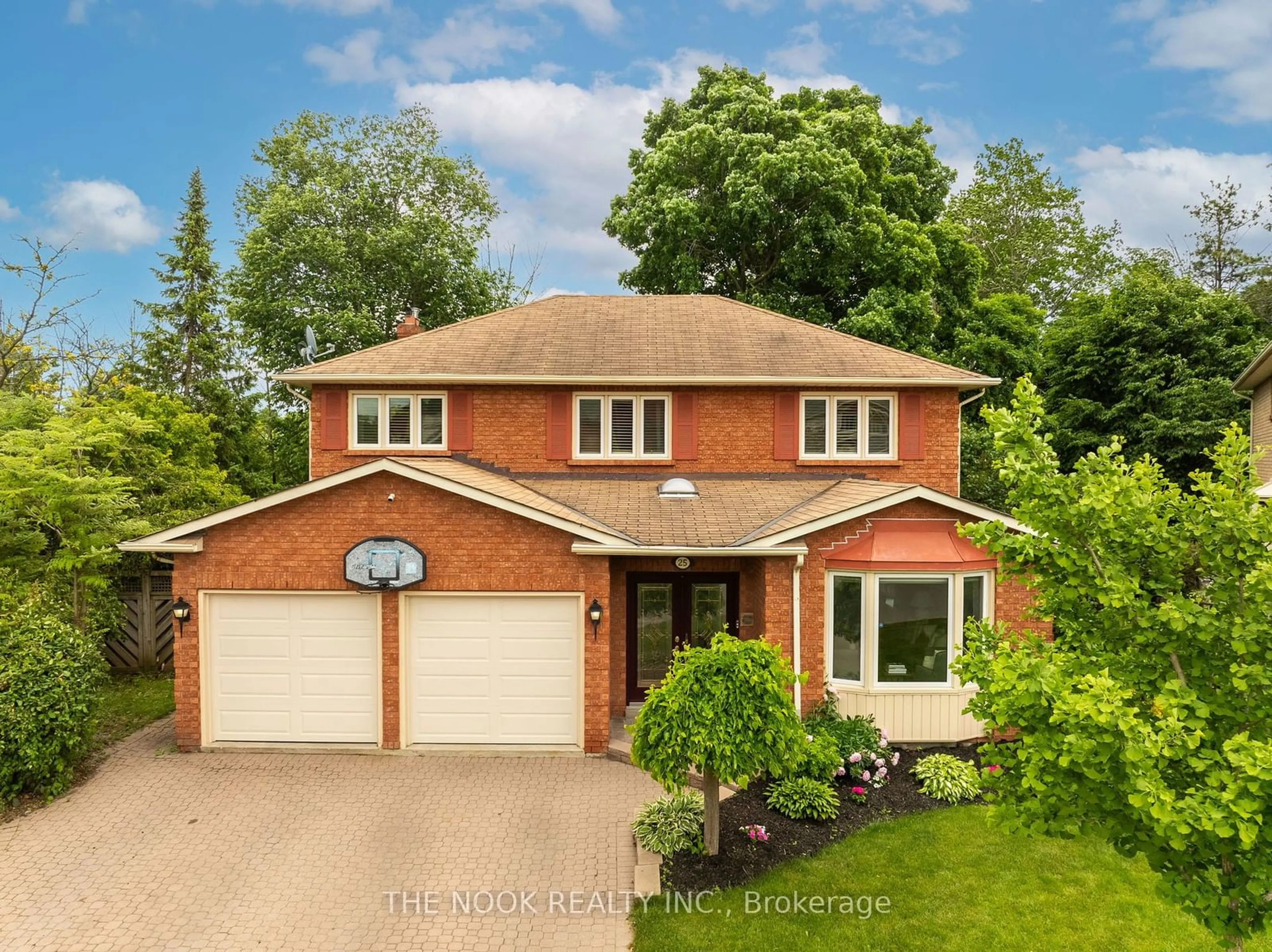 Frontside or backside of a home for 25 Kingswood Dr, Clarington Ontario L1E 1G4
