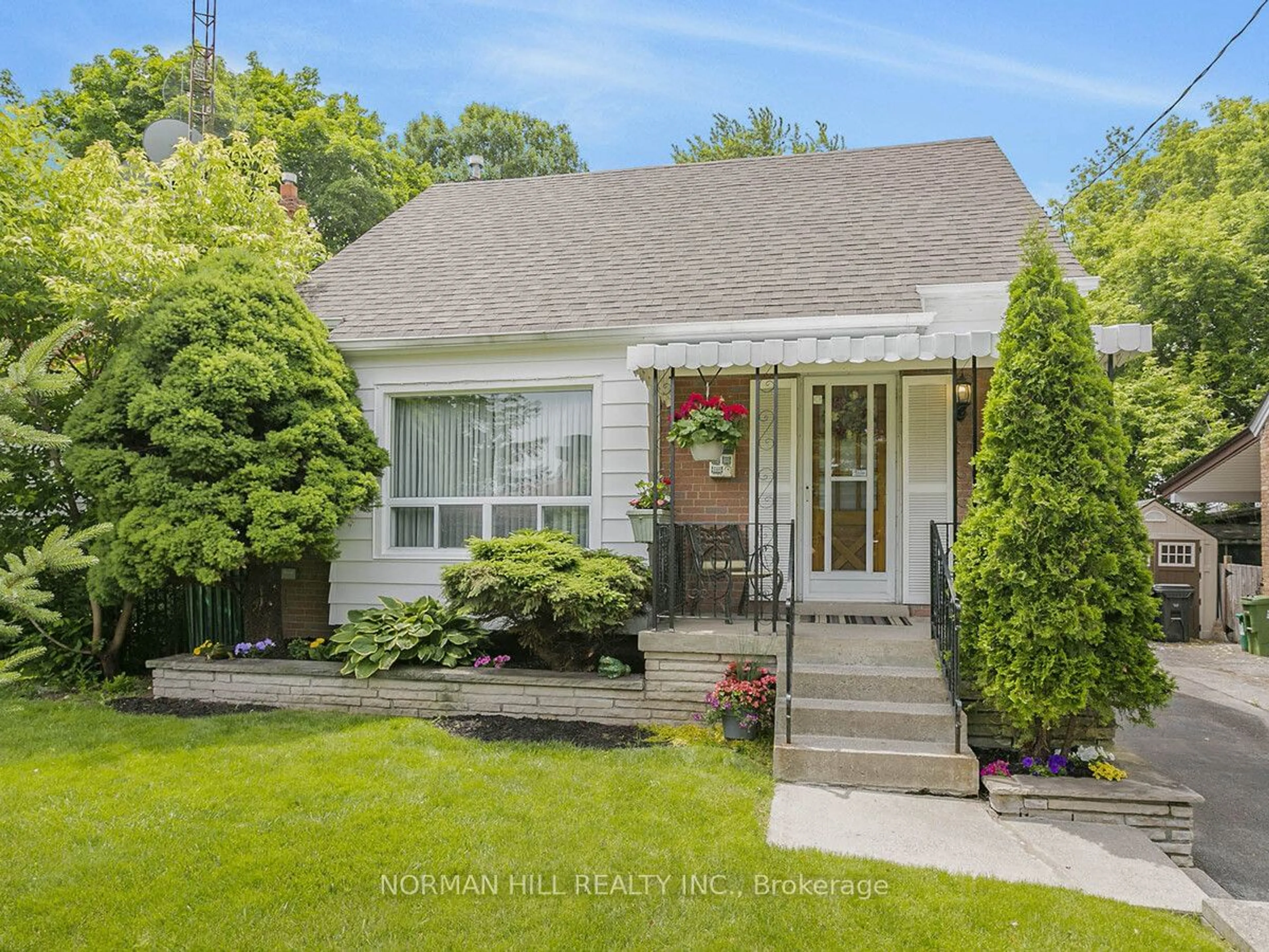 Frontside or backside of a home for 64 Ainsdale Rd, Toronto Ontario M1R 3Z2