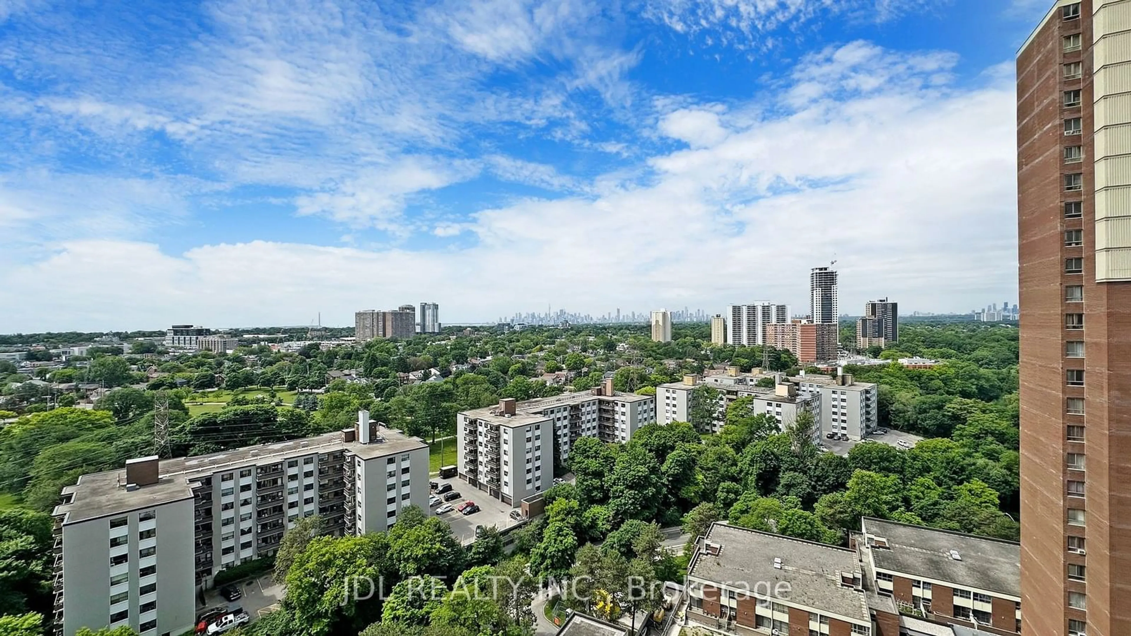 Lakeview for 5 Massey Sq #2016, Toronto Ontario M4C 5L6