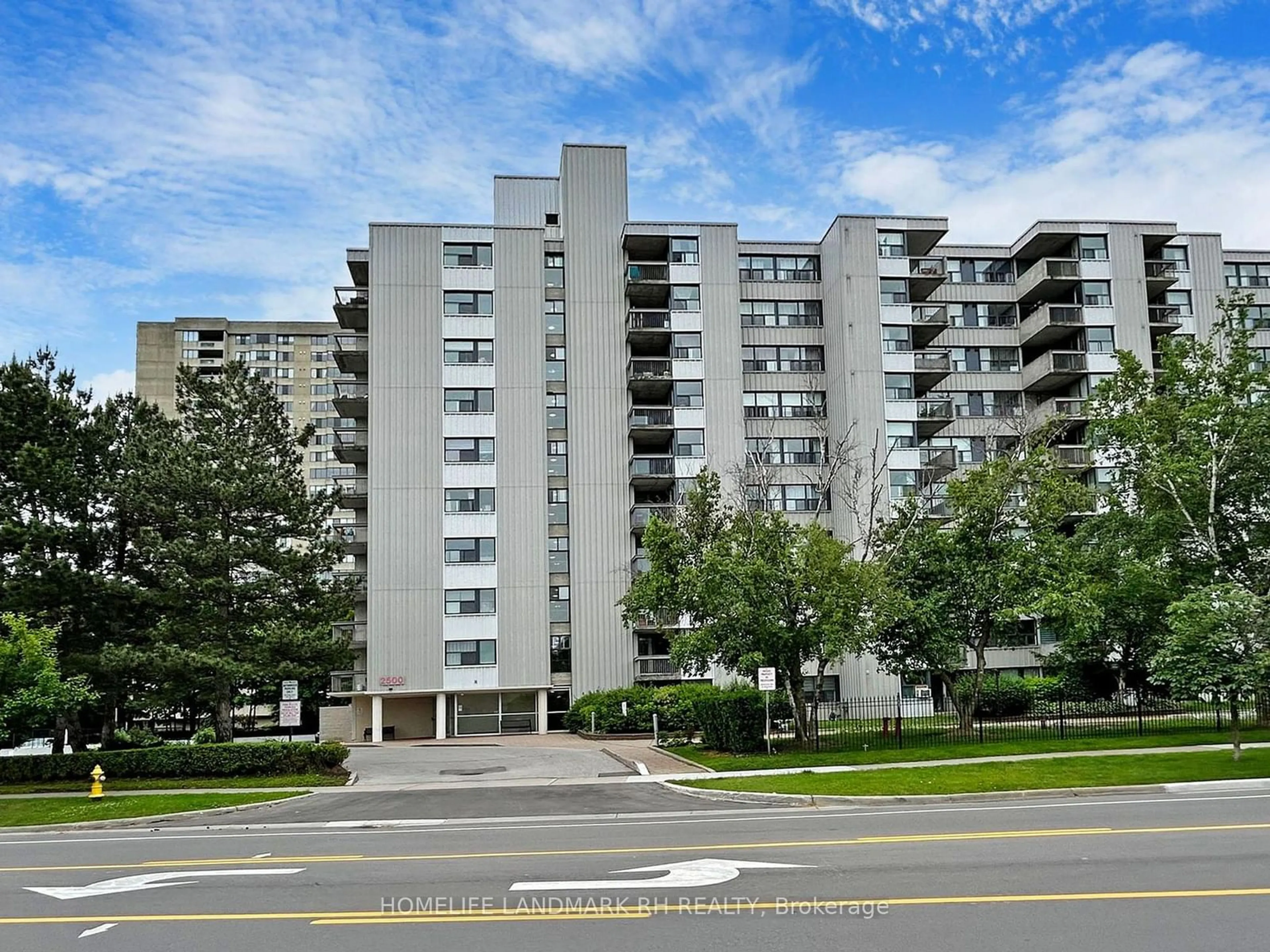A pic from exterior of the house or condo for 2500 Bridletowne Circ #401, Toronto Ontario M1W 2V6