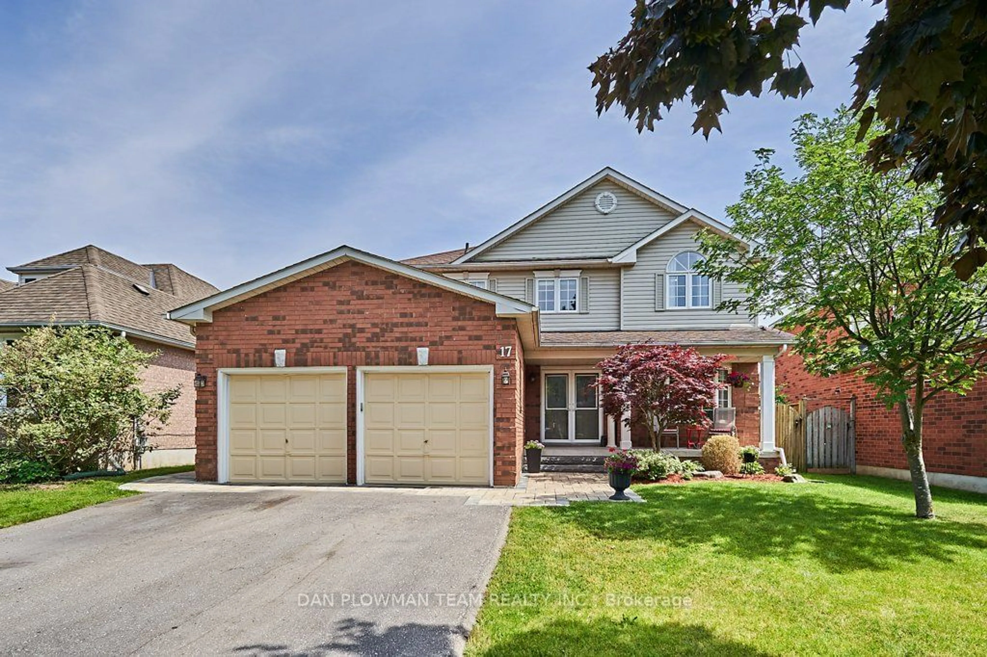 Frontside or backside of a home for 17 Thornbury St, Clarington Ontario L1E 2C1