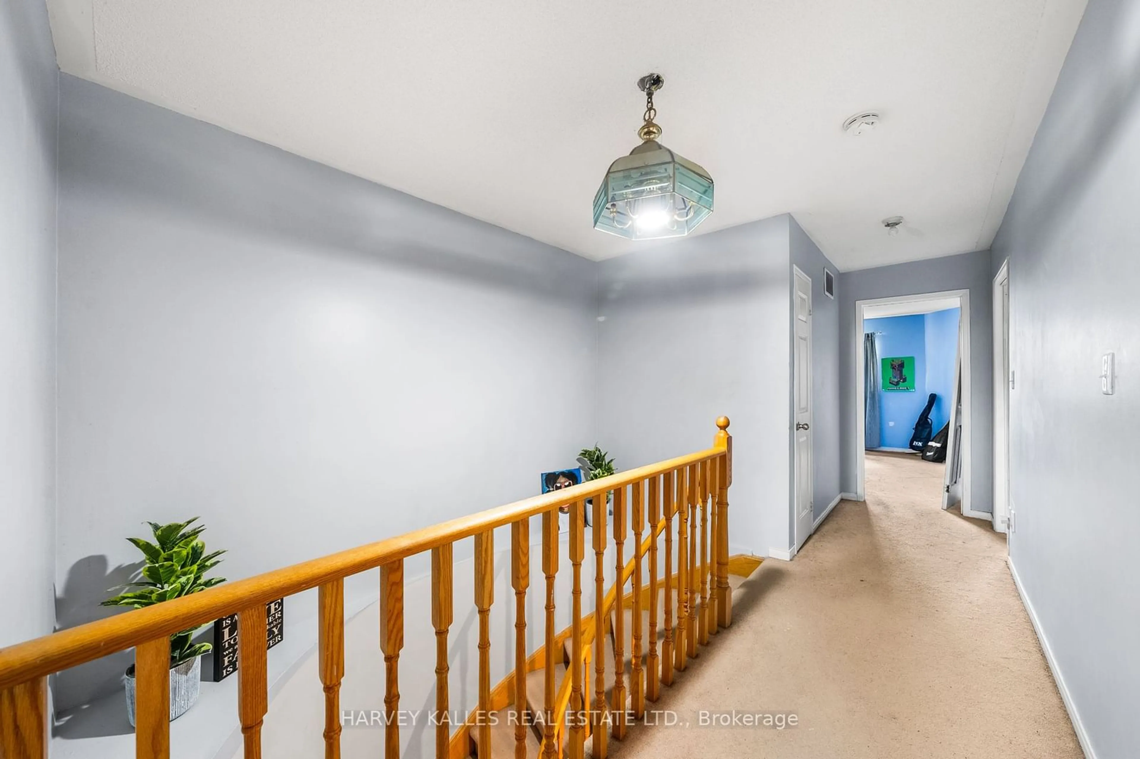 Indoor foyer for 72 Angier Cres, Ajax Ontario L1S 7R8