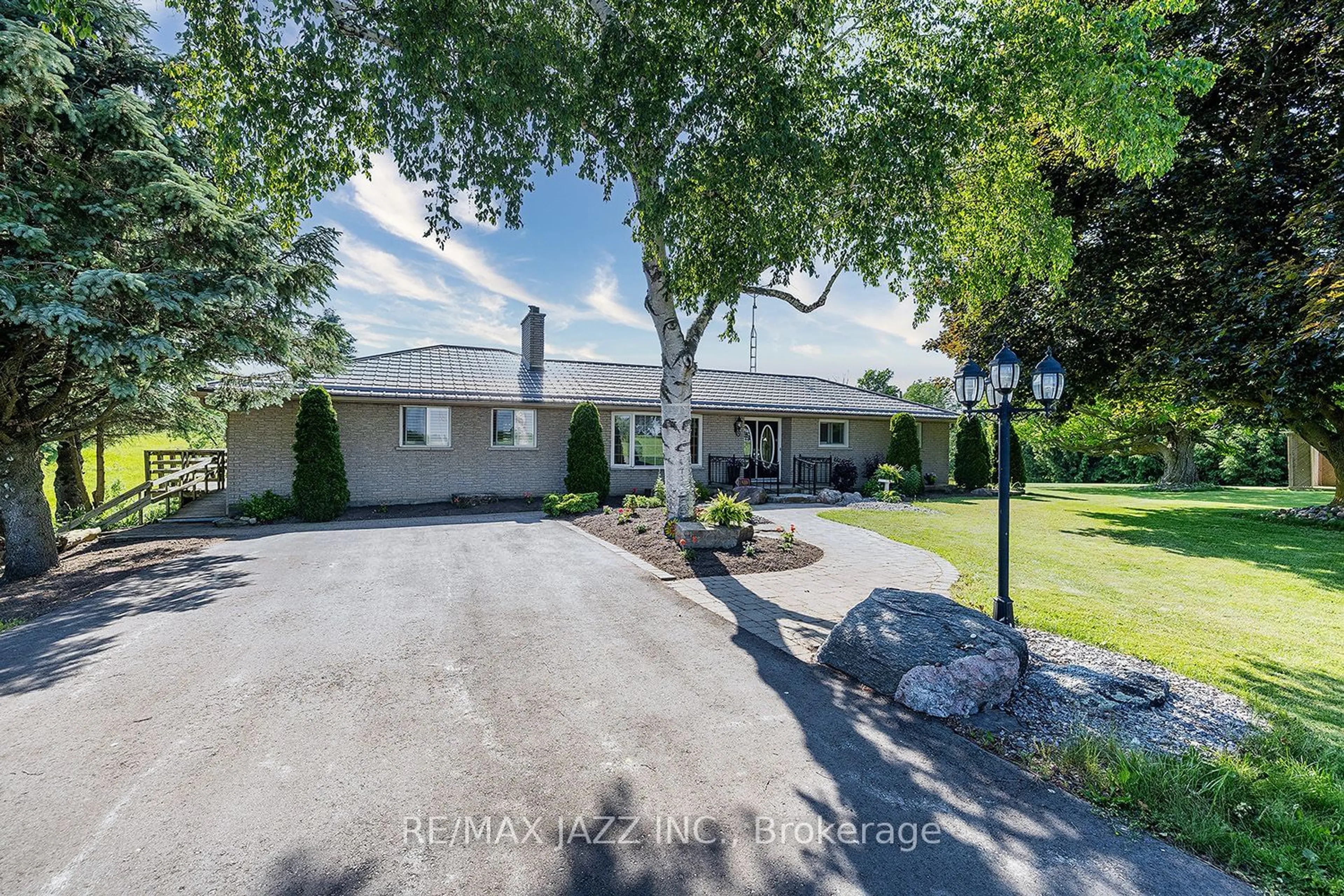 Outside view for 4280 Mearns Ave, Clarington Ontario L1C 3K5
