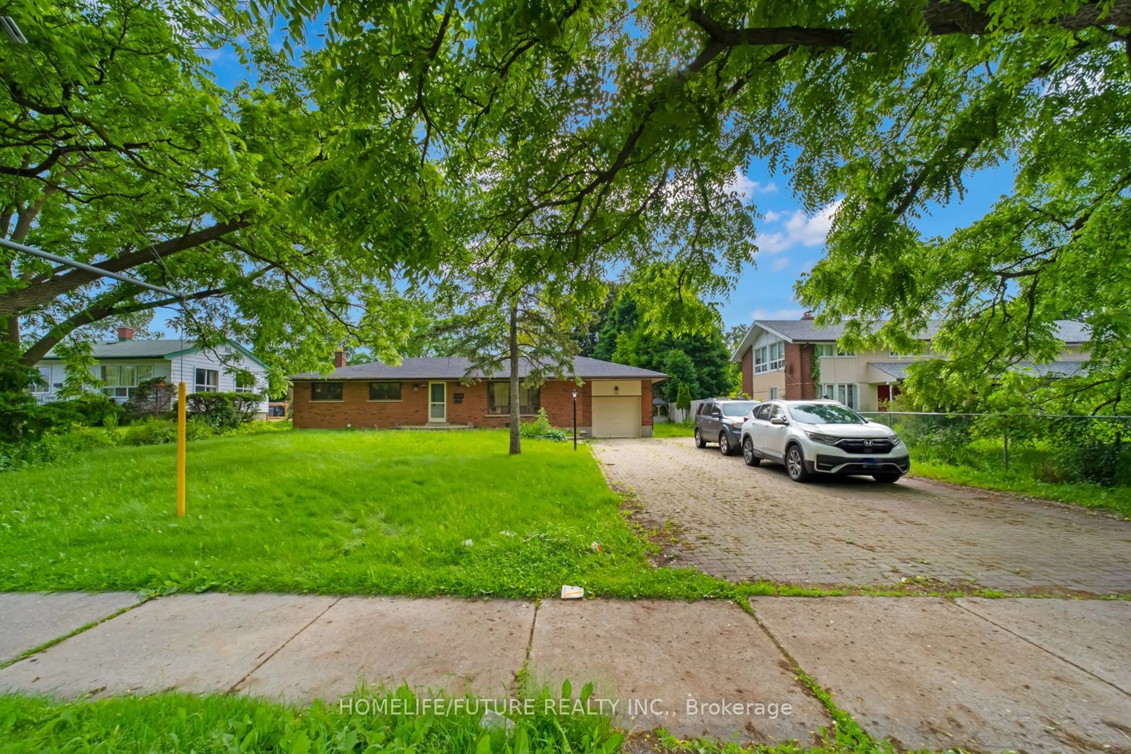 Street view for 1986 Liverpool Rd, Pickering Ontario L1V 1W5