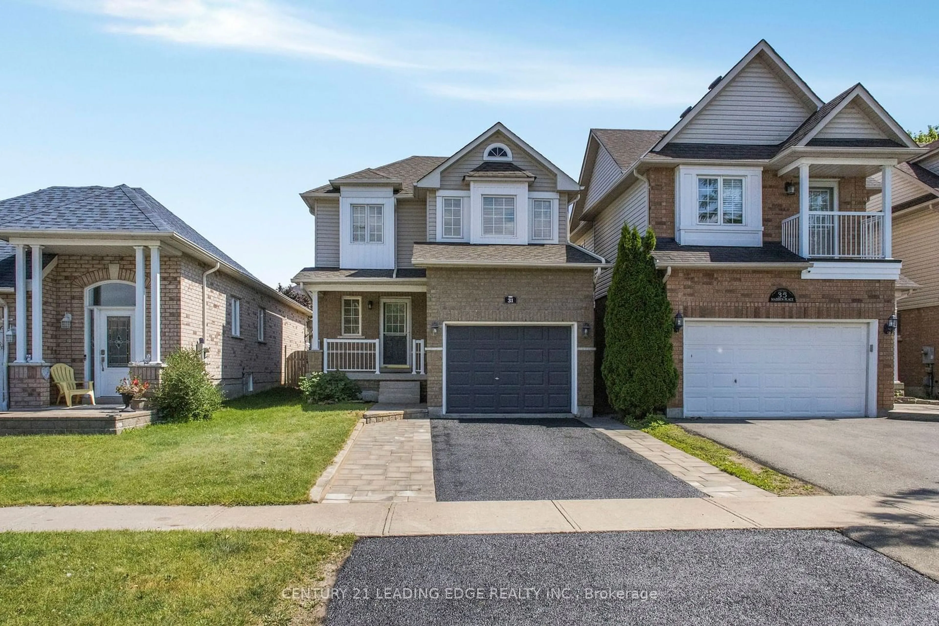 Frontside or backside of a home for 31 Madden Pl, Clarington Ontario L1C 5H4