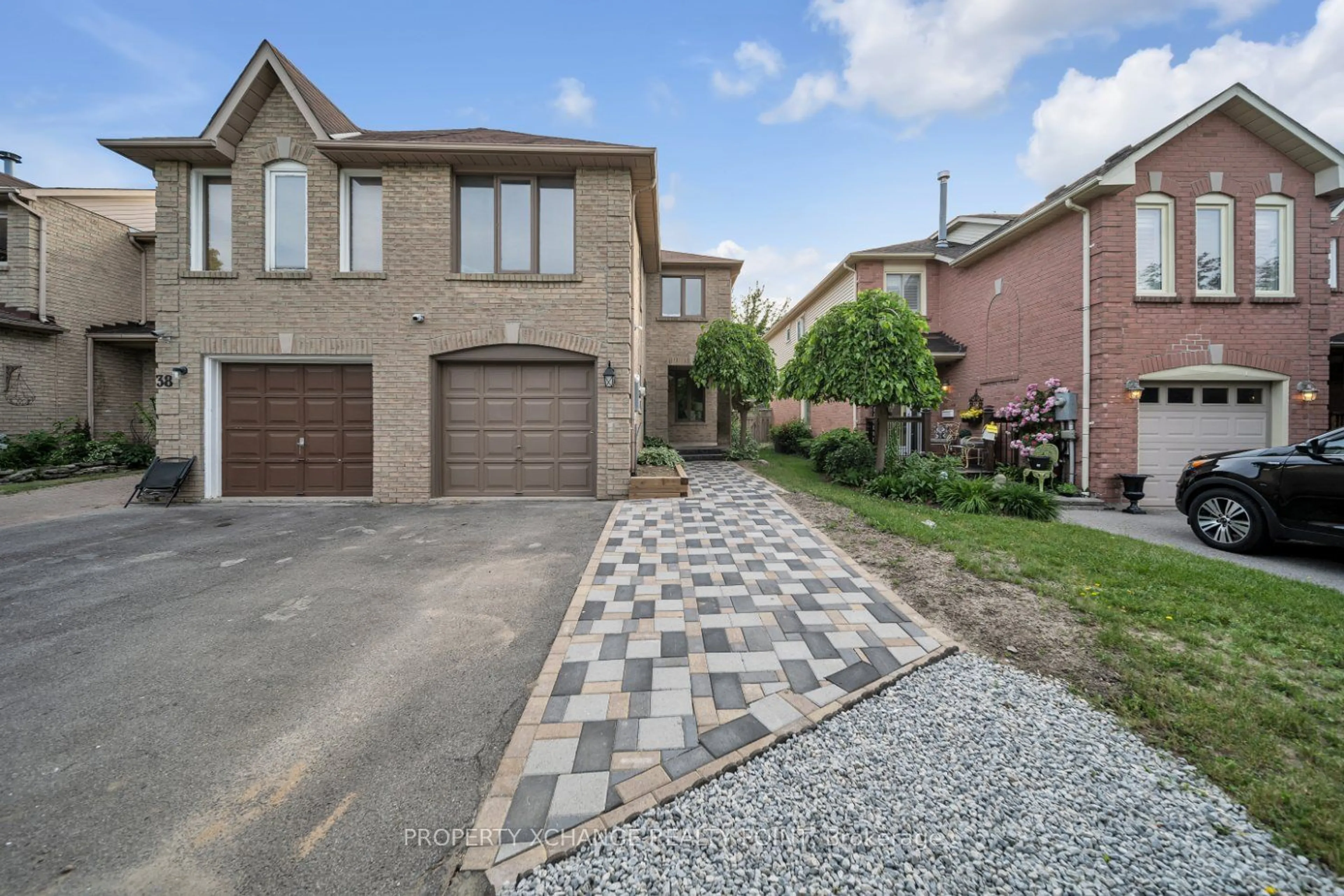 Home with brick exterior material for 40 Pinebrook Cres, Whitby Ontario L1R 2J7