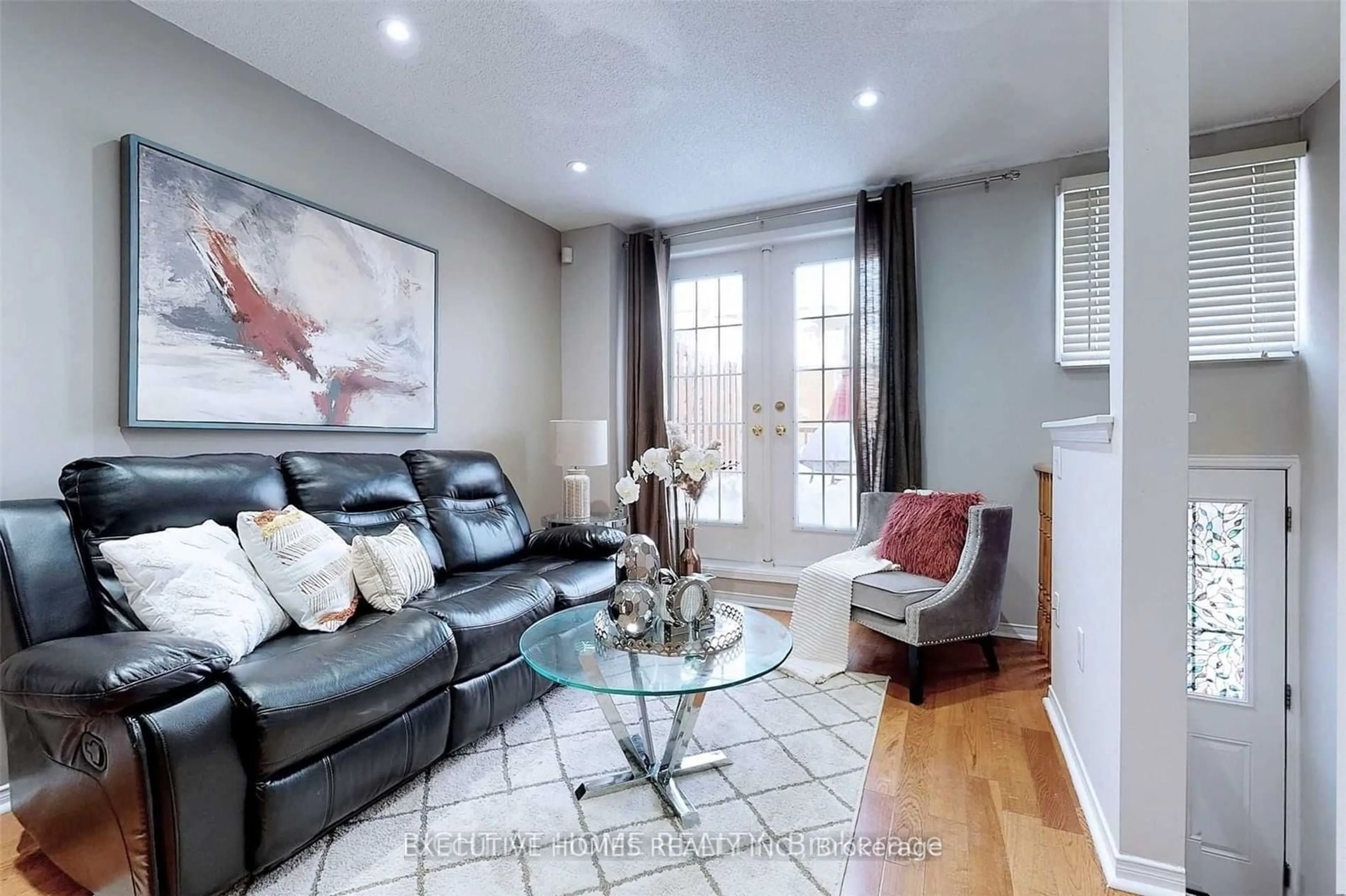 Living room for 79 Hedge End Rd, Toronto Ontario M1B 5Z4