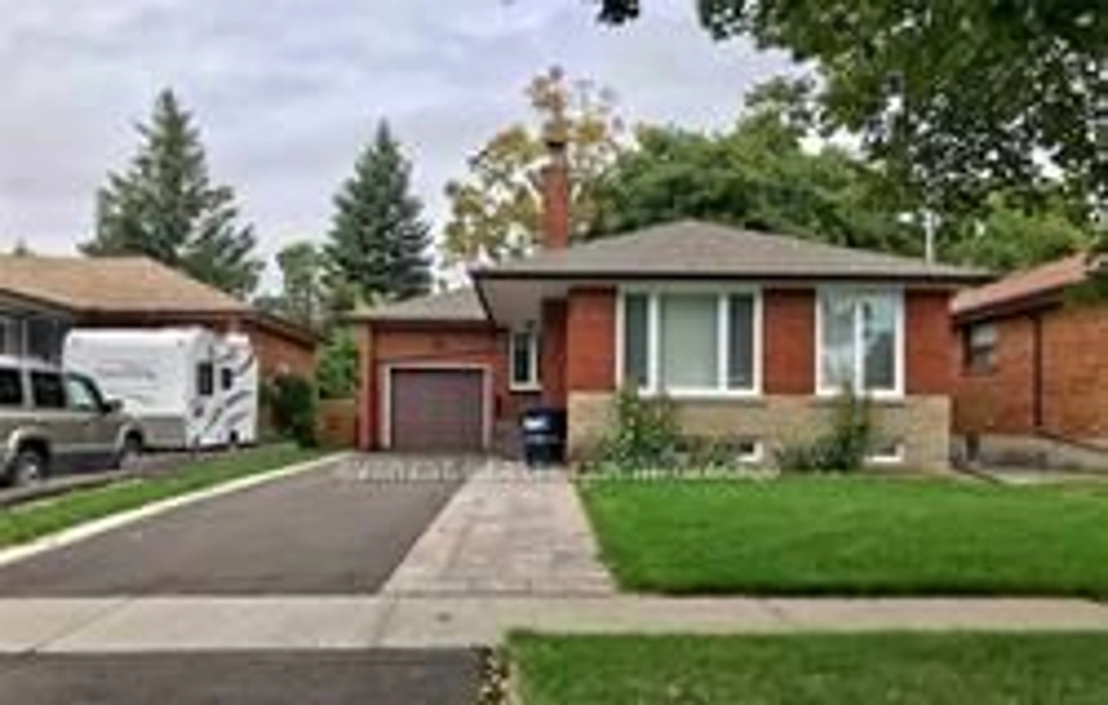 Frontside or backside of a home for 20 Brewton Rd, Toronto Ontario M1G 1W3