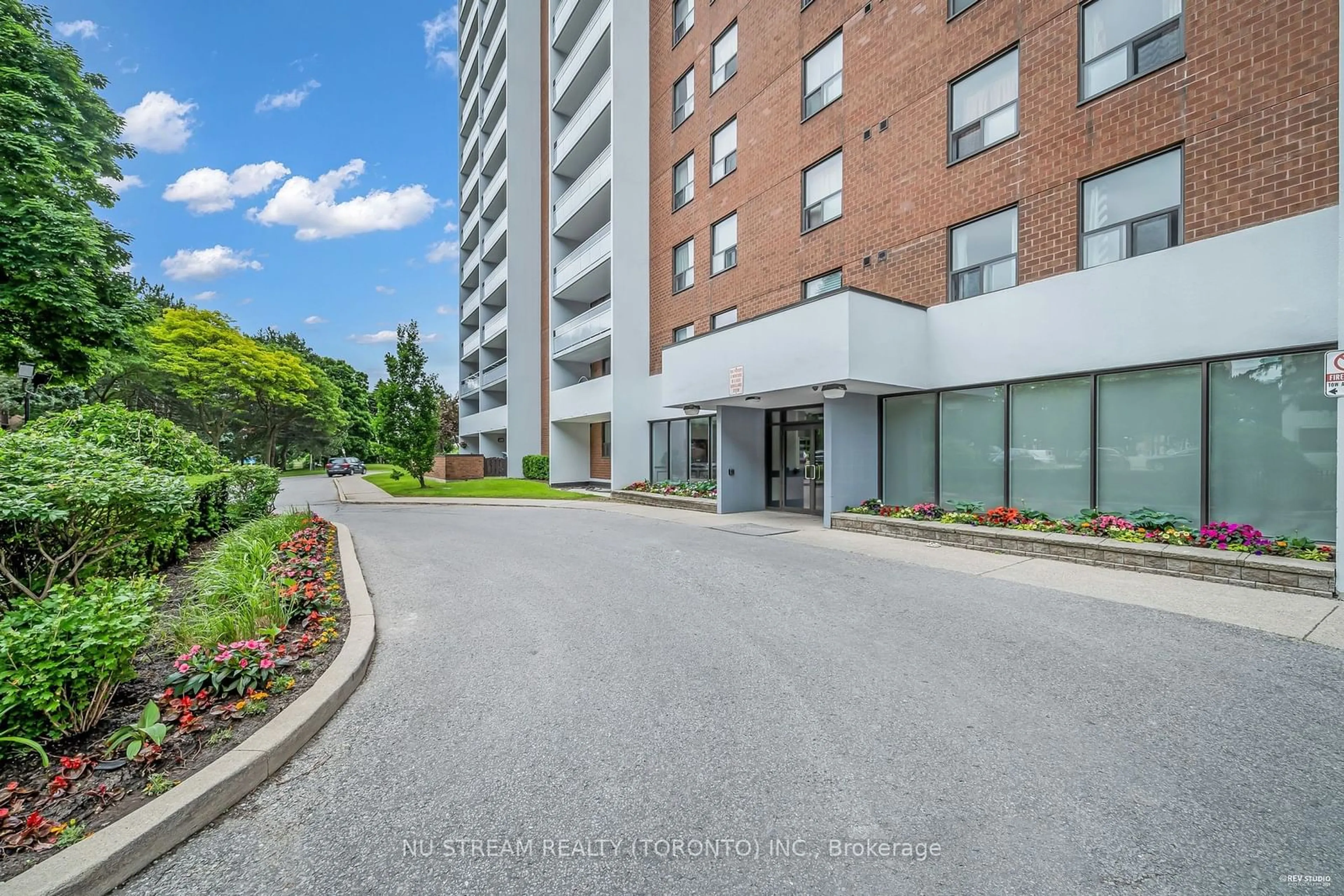 A pic from exterior of the house or condo for 1250 Bridletowne Circ #1104, Toronto Ontario M1W 2V1