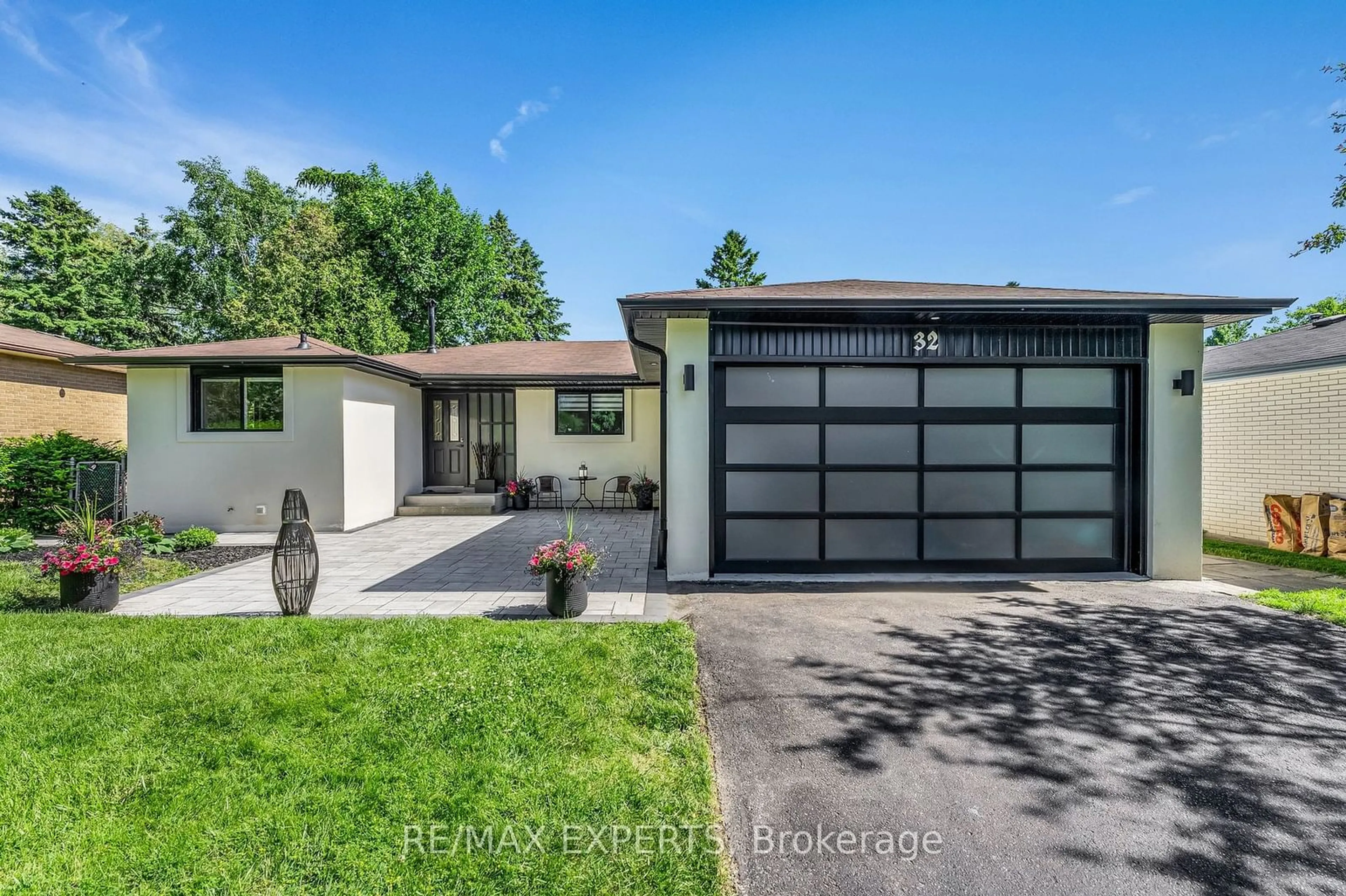 Frontside or backside of a home for 32 Burningham Cres, Ajax Ontario L1S 6A2