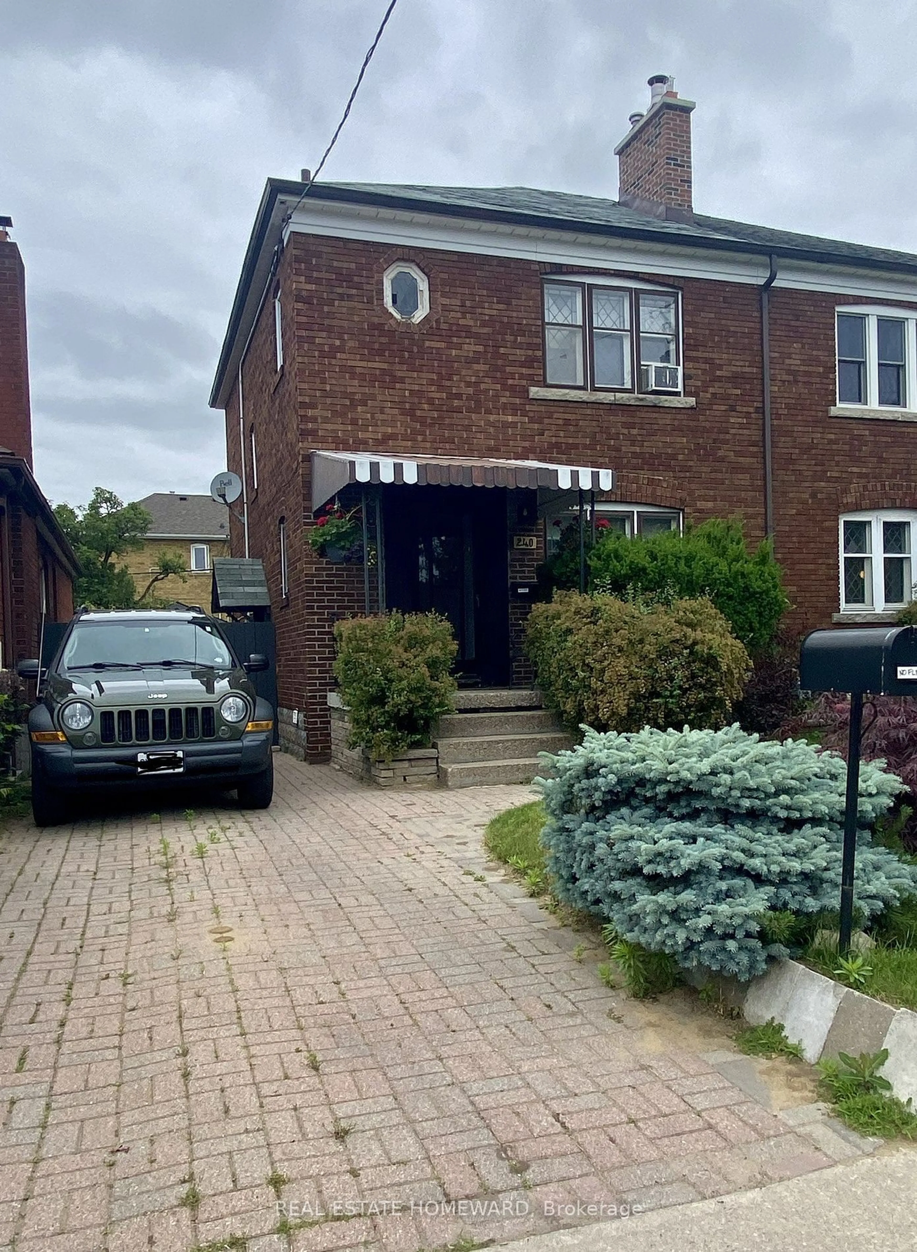 Outside view for 240 O'connor Dr, Toronto Ontario M4J 2T4