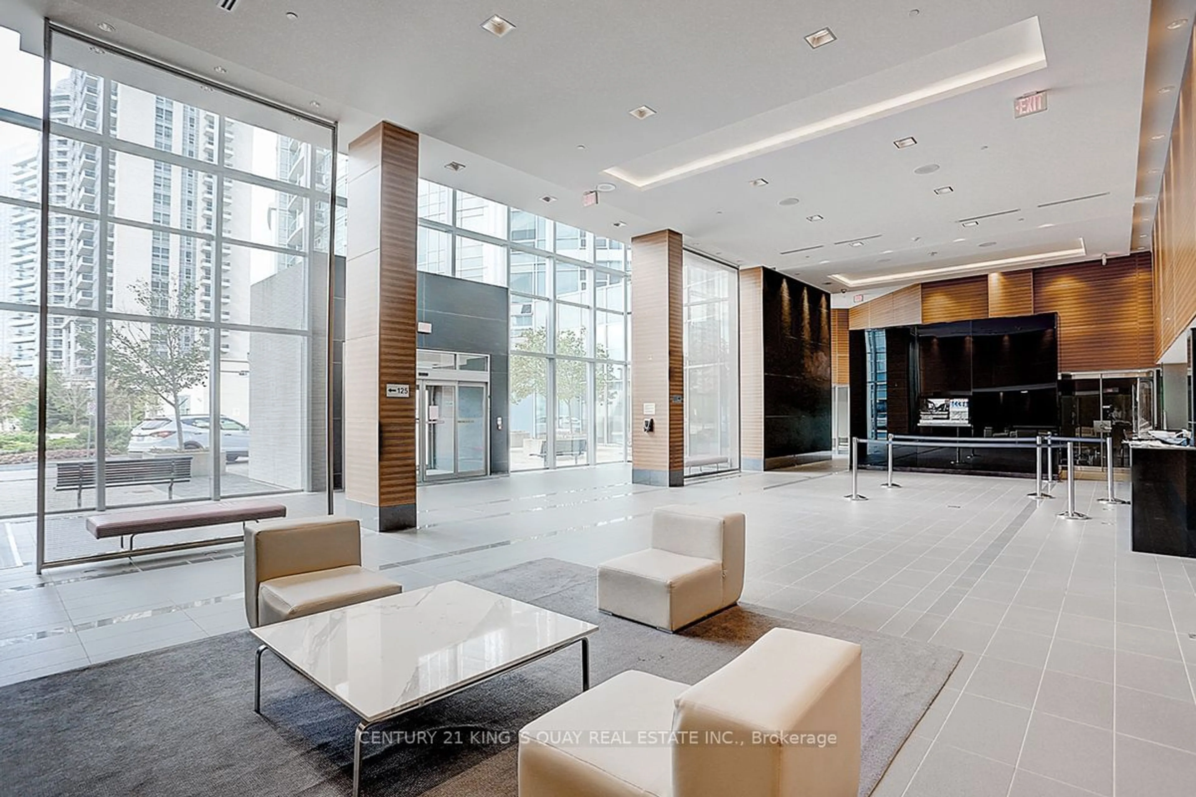 Indoor lobby for 135 Village Green Sq #1717, Toronto Ontario M1S 0G4