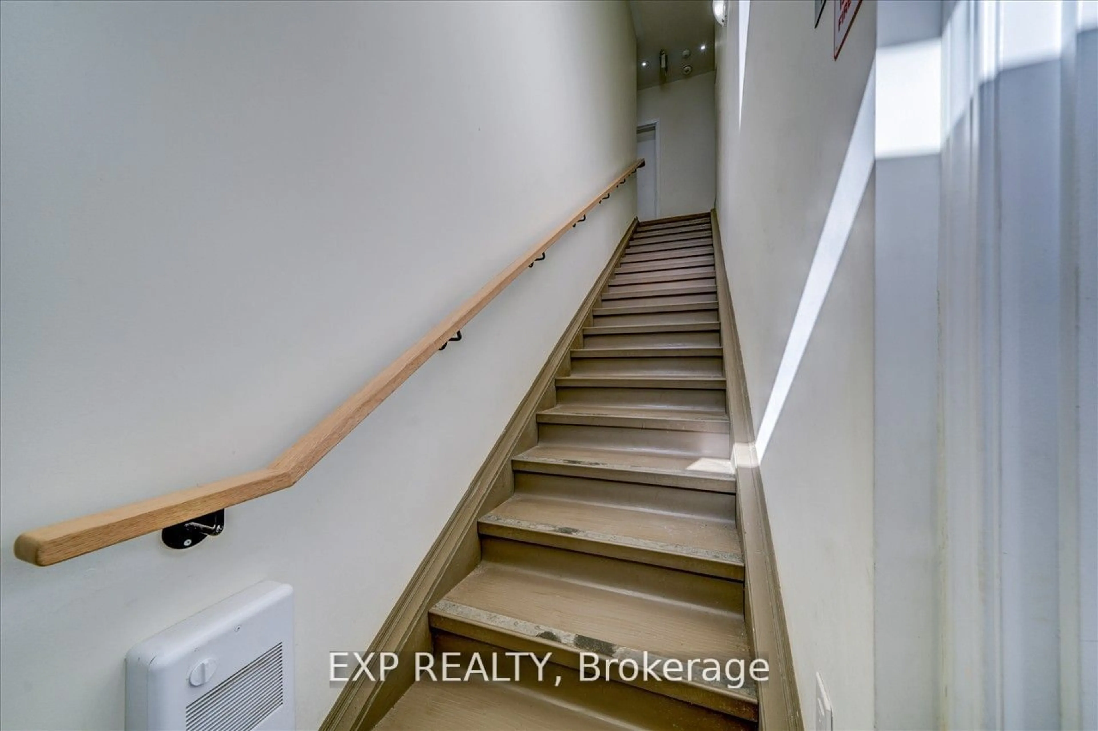 Stairs for 1148 Dragonfly Ave ##507, Pickering Ontario L1X 0H5