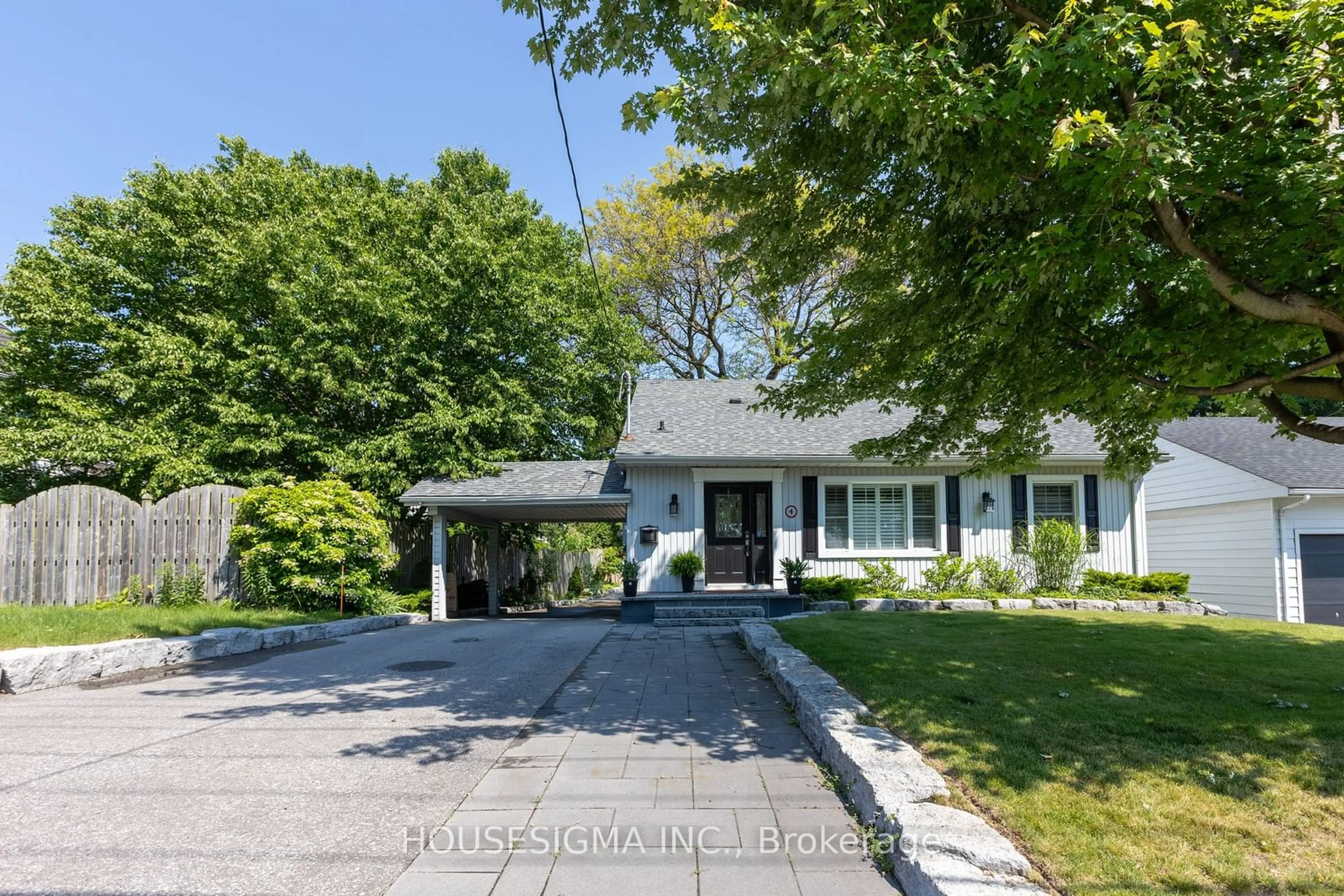 Frontside or backside of a home for 4 Concession St, Clarington Ontario L1C 1Y1