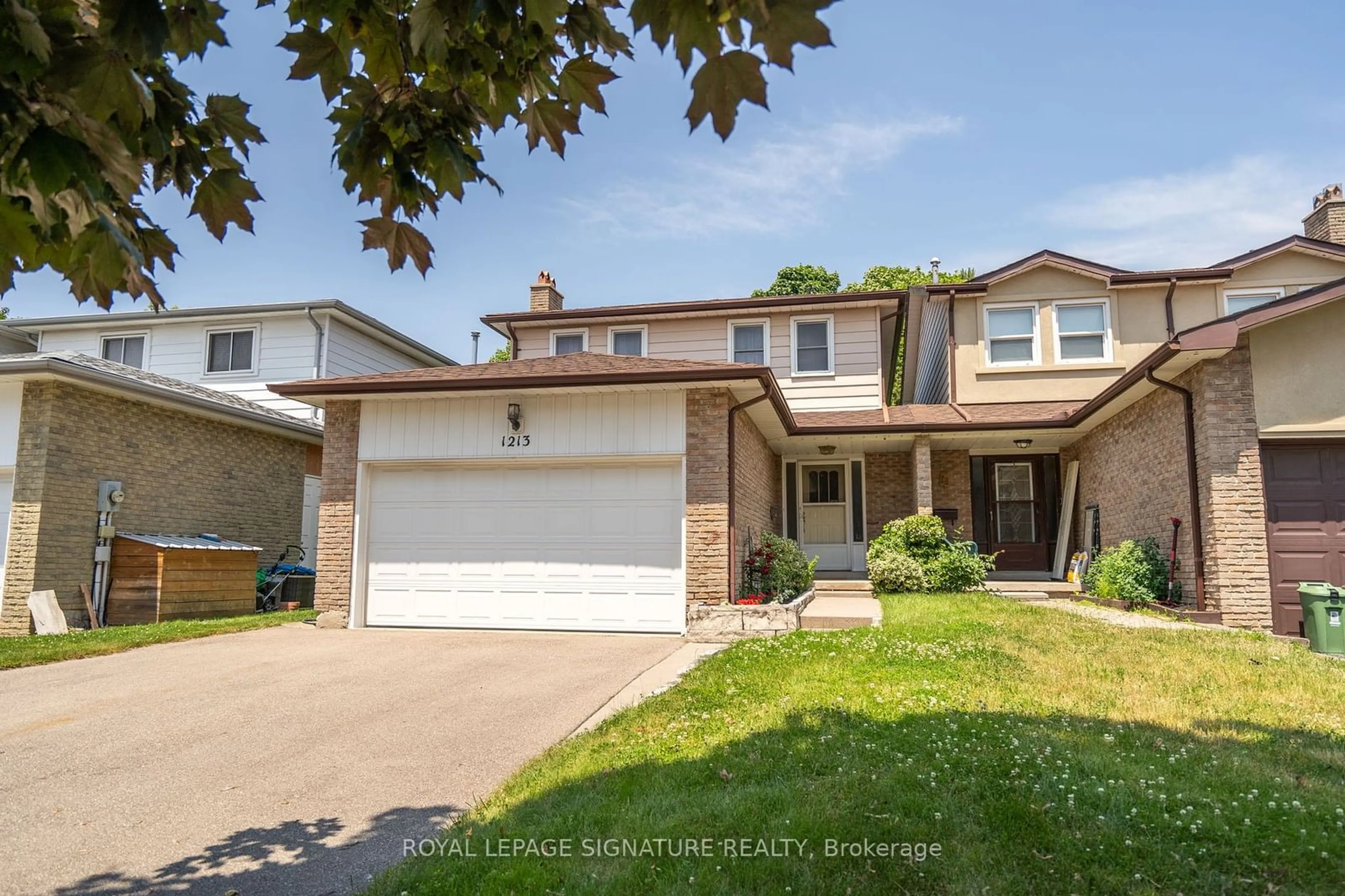 Frontside or backside of a home for 1213 Gloucester Sq, Pickering Ontario L1V 3P7