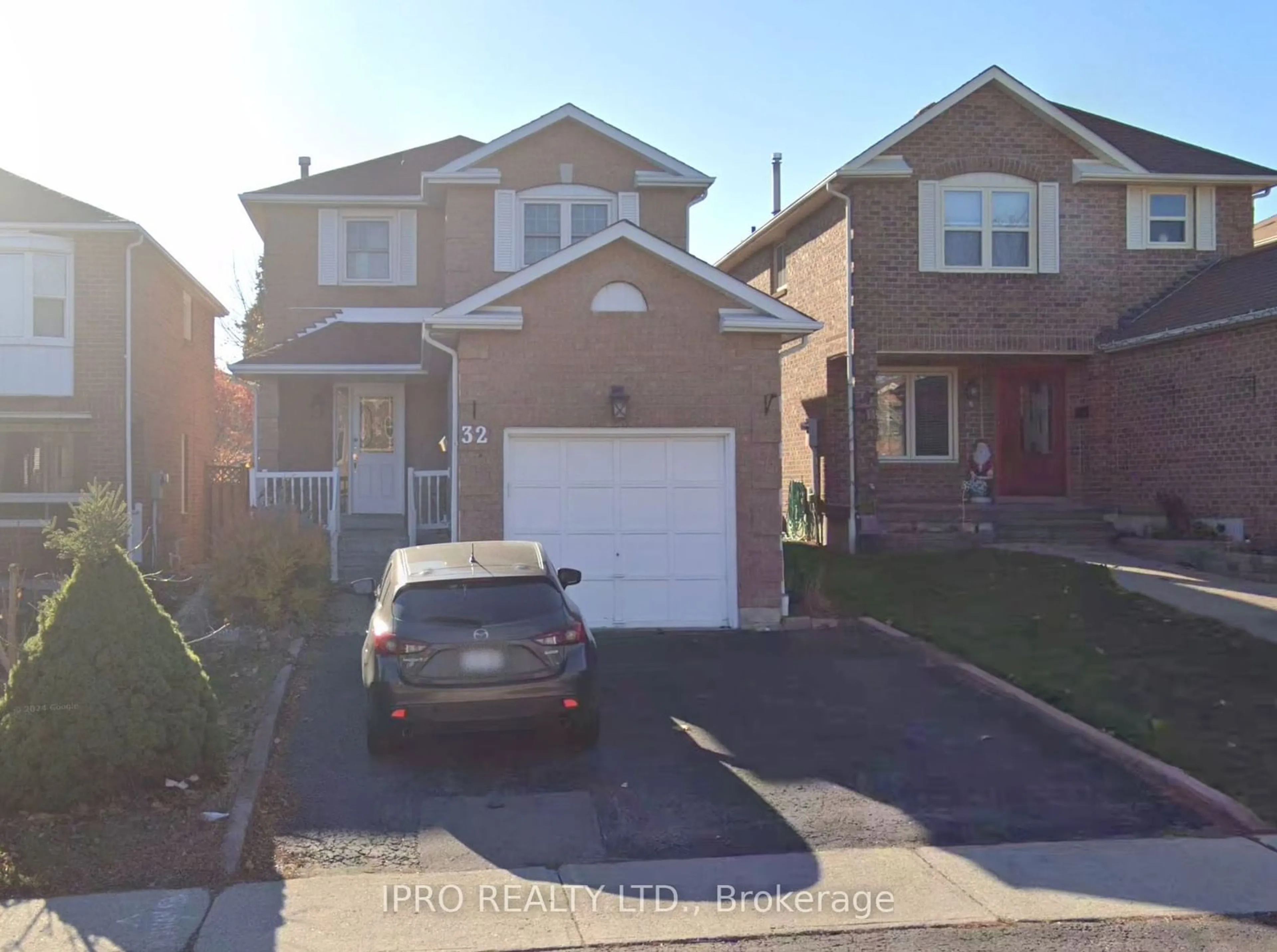 Frontside or backside of a home for 32 Tipton Cres, Ajax Ontario L1T 2K9