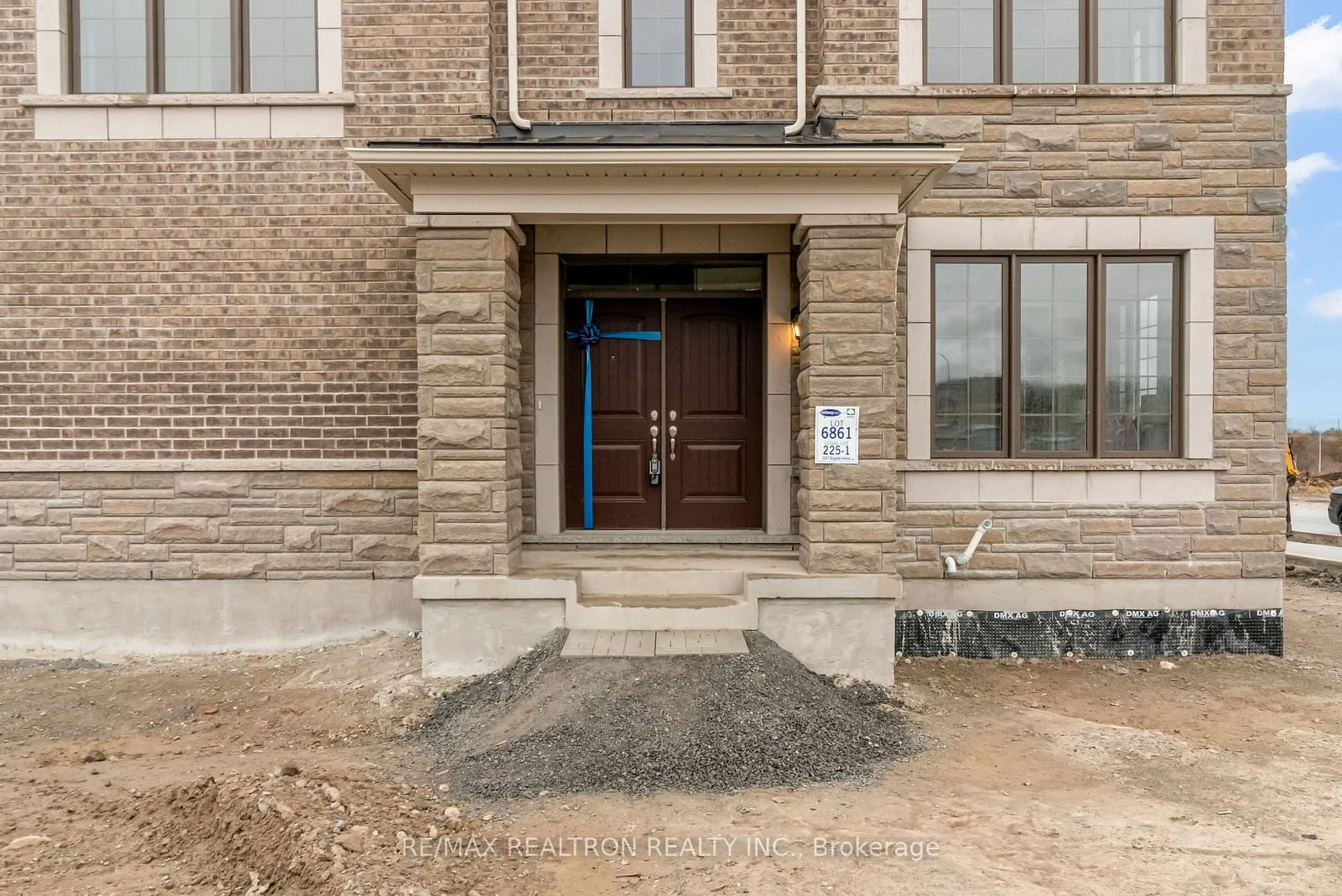 Home with brick exterior material for 3247 Brigadier Ave, Pickering Ontario L0H 1J0