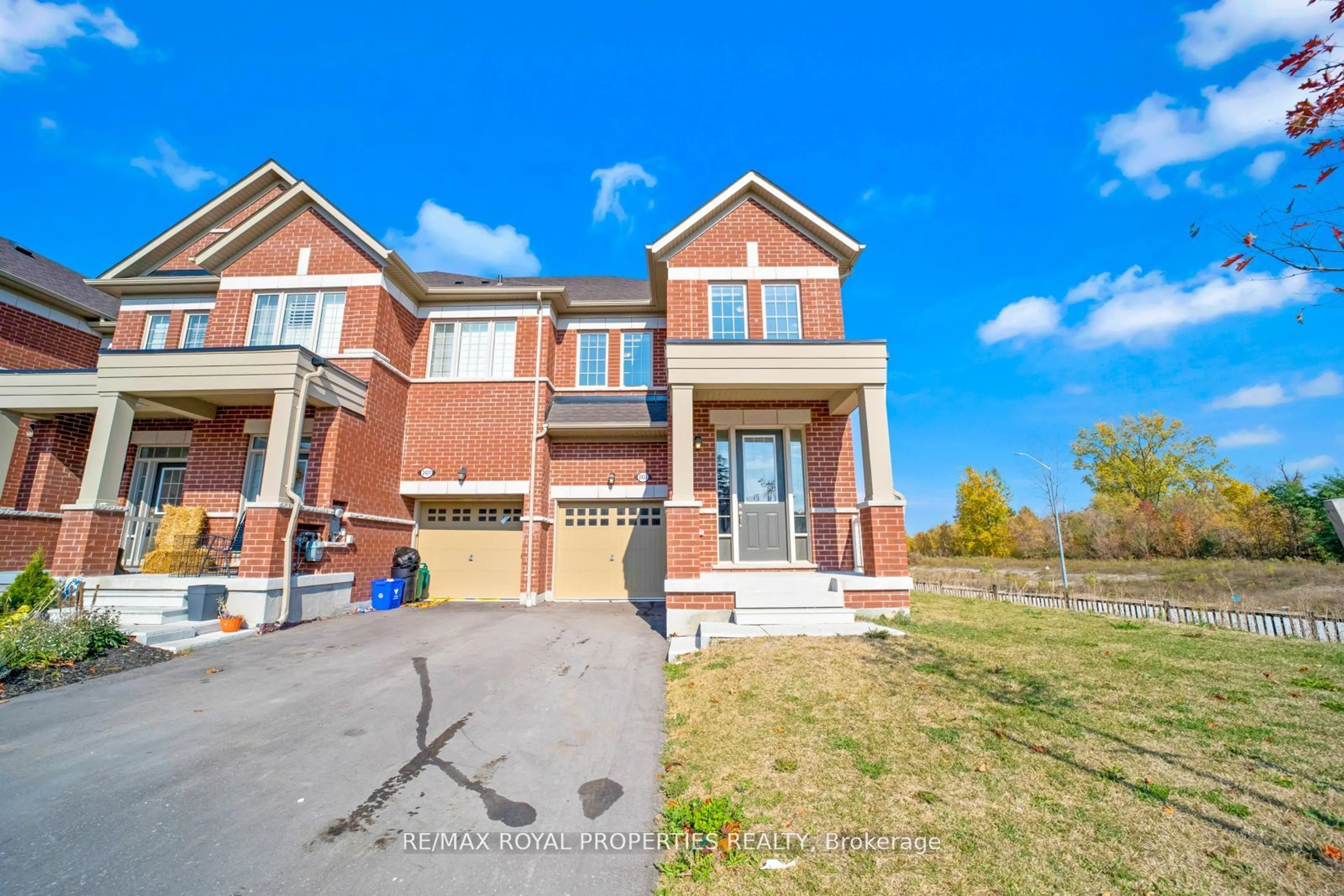 Home with brick exterior material for 2433 Florentine Pl, Pickering Ontario L1X 0H2