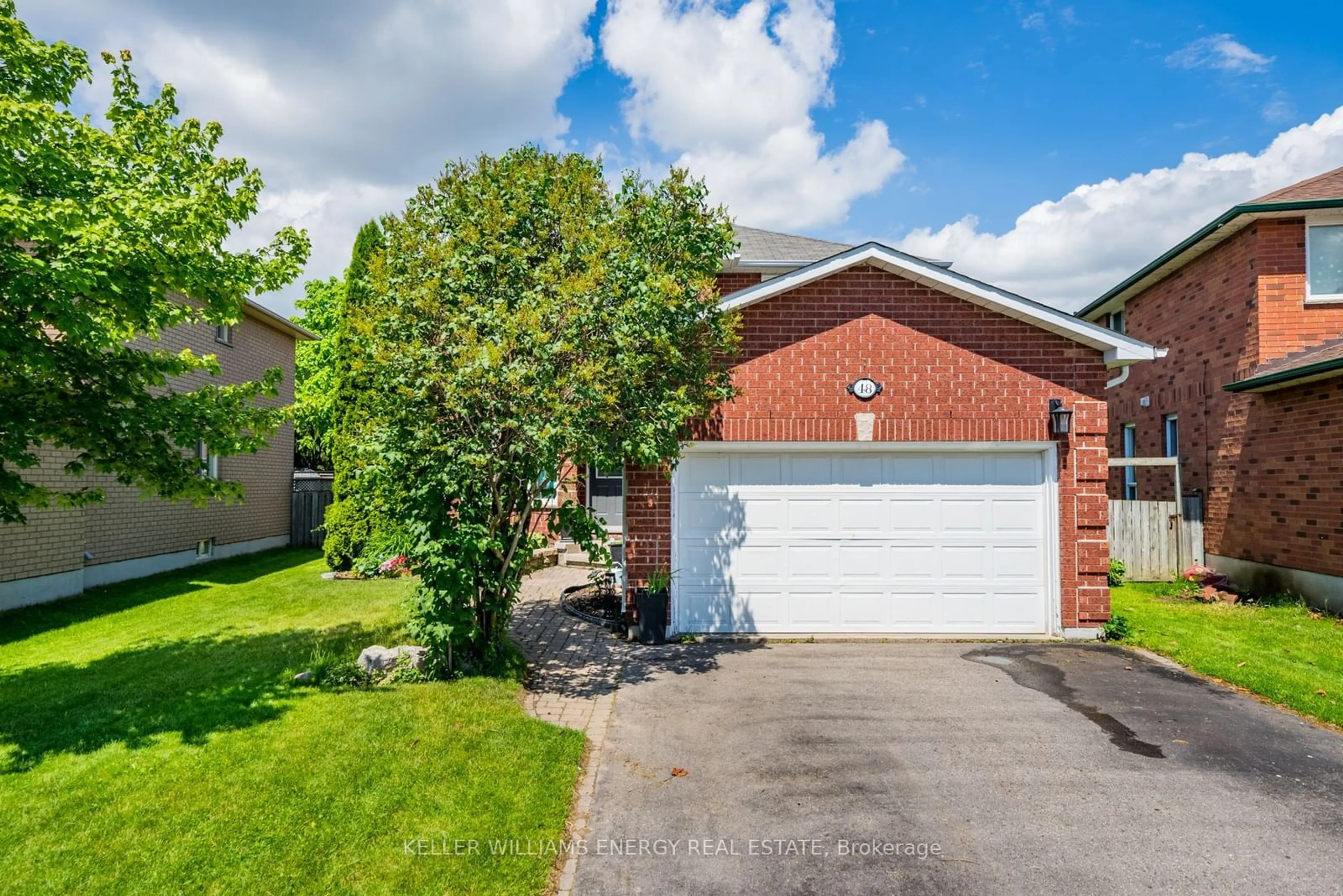 Frontside or backside of a home for 48 Fieldcrest Ave, Clarington Ontario L1E 2X5