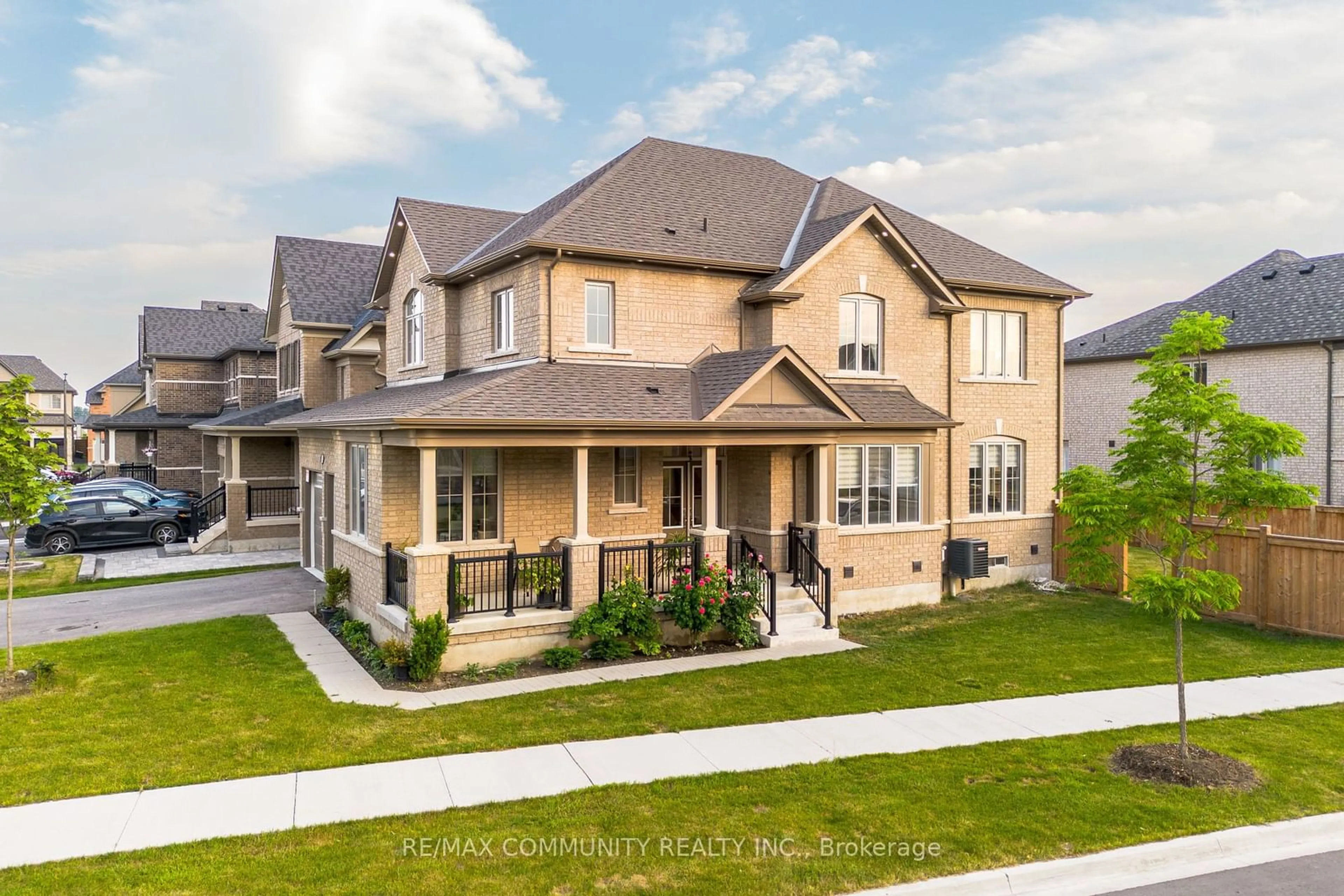 Frontside or backside of a home for 10 Hornchurch St, Whitby Ontario L1P 0J3