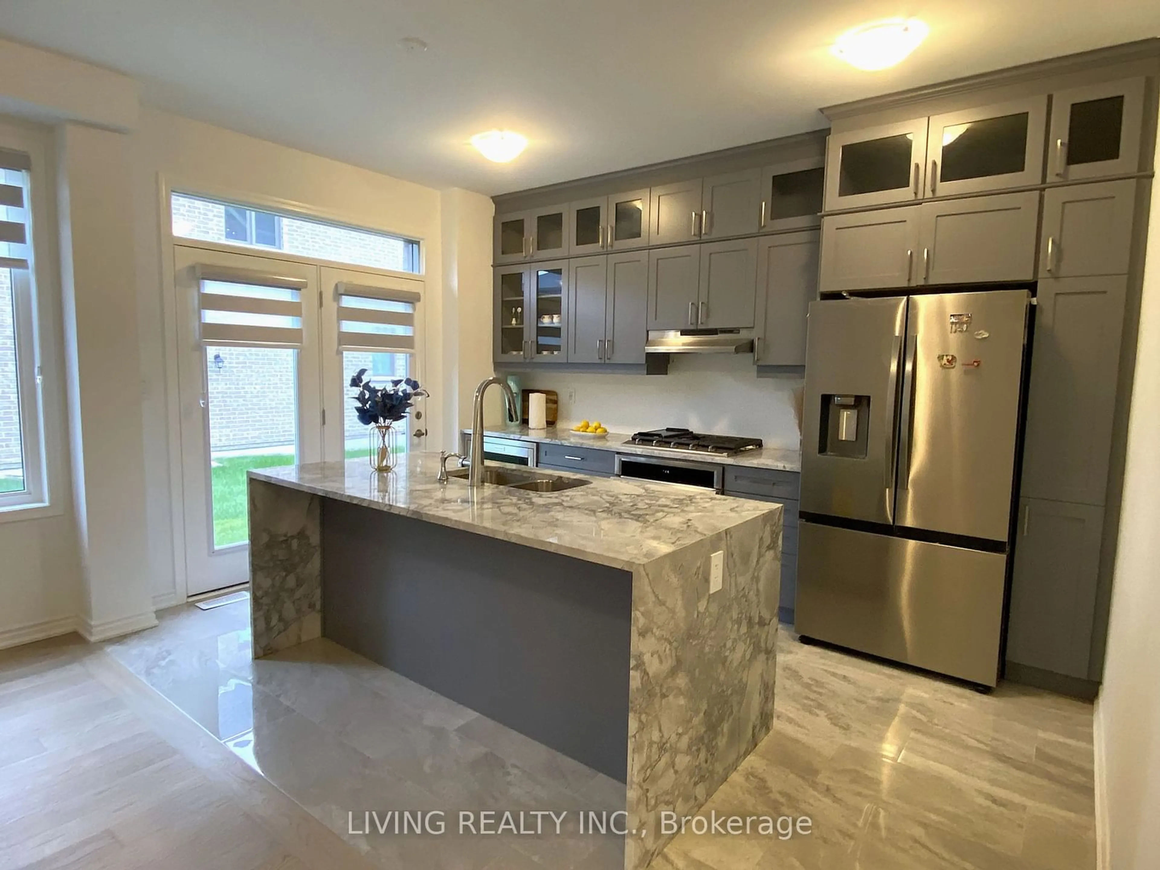 Contemporary kitchen for 2806 Foxden Sq, Pickering Ontario L1X 0N9