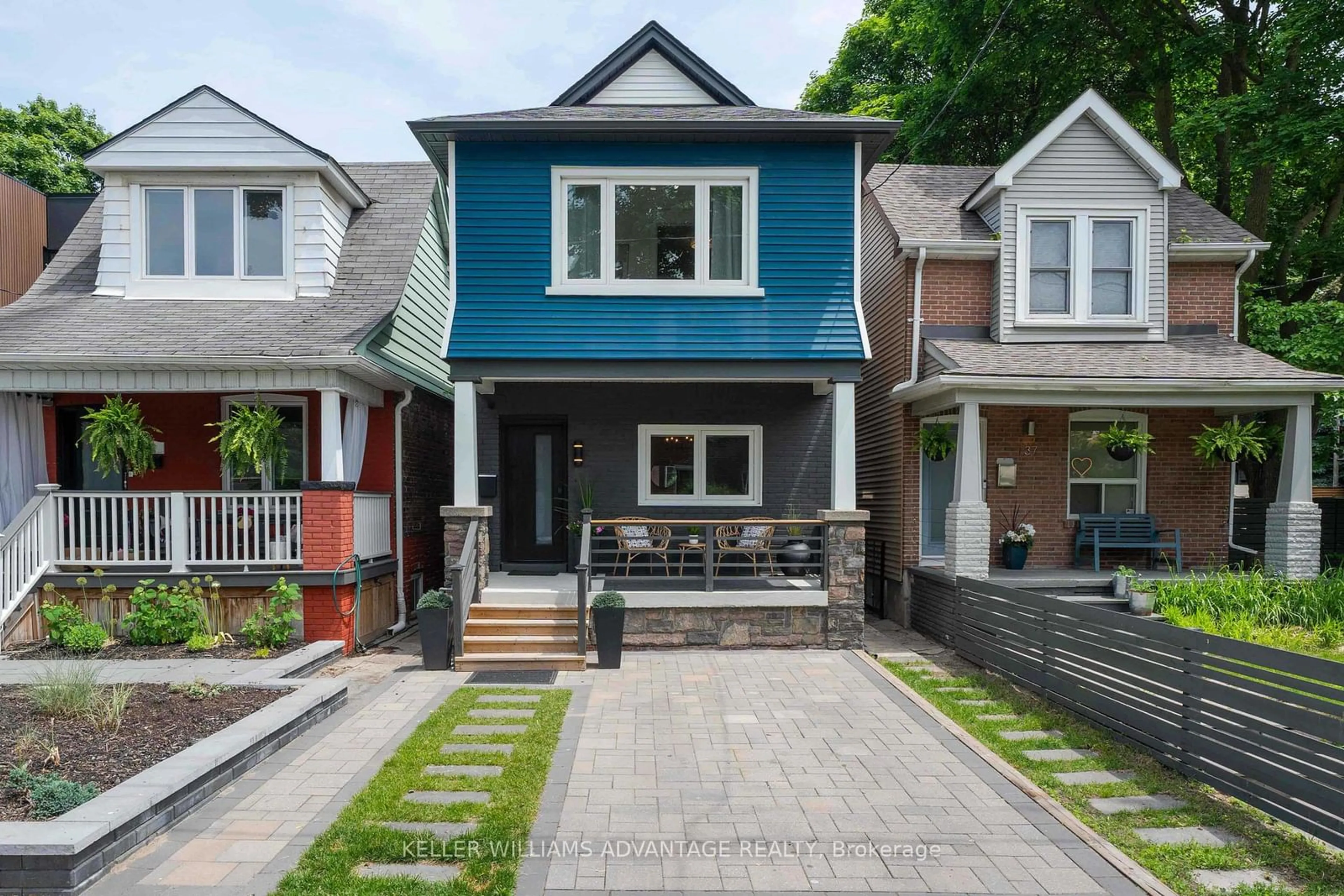 Frontside or backside of a home for 139 Drayton Ave, Toronto Ontario M4C 3M1