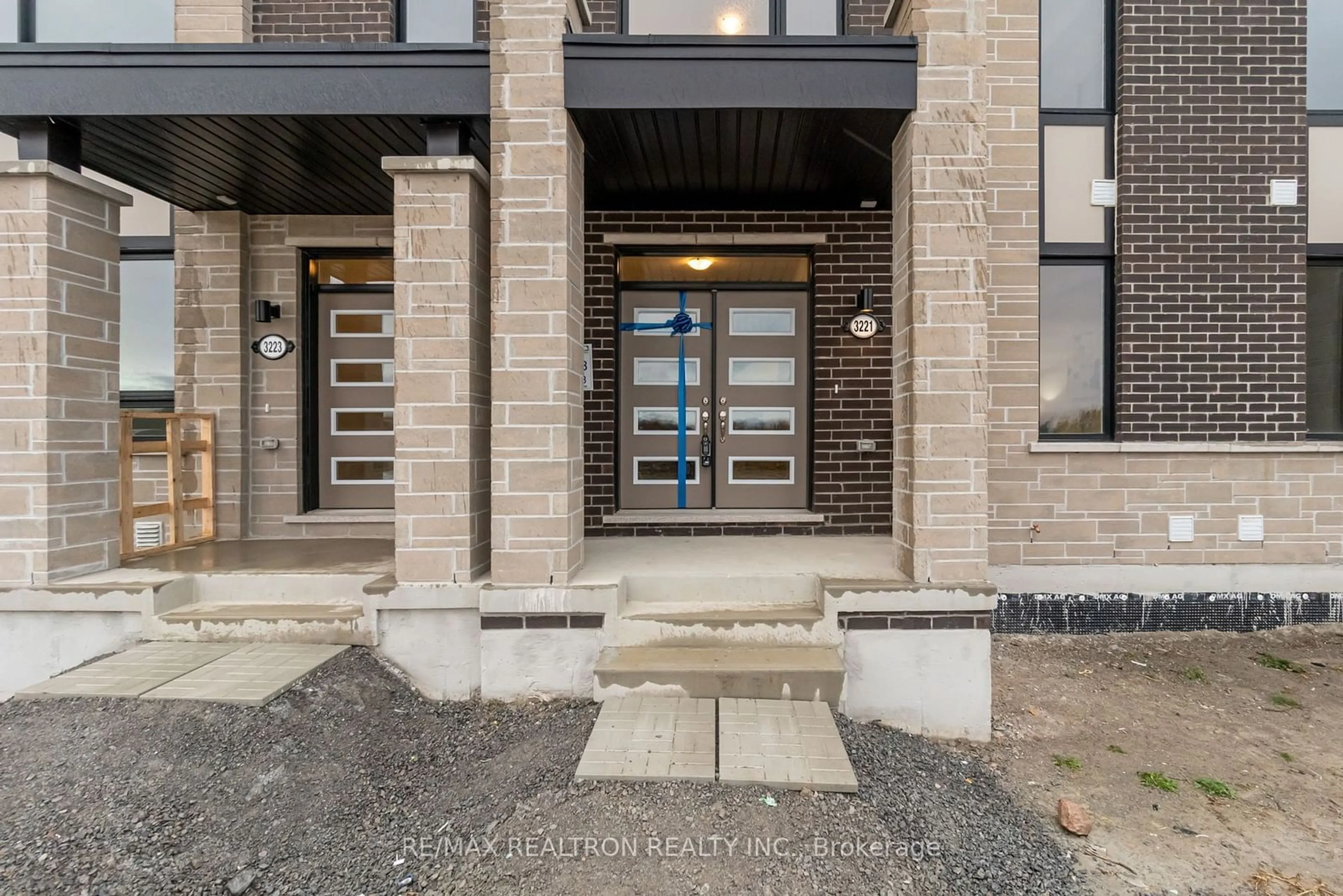 Indoor entryway for 3221 Brigadier Ave, Pickering Ontario L0H 1J0