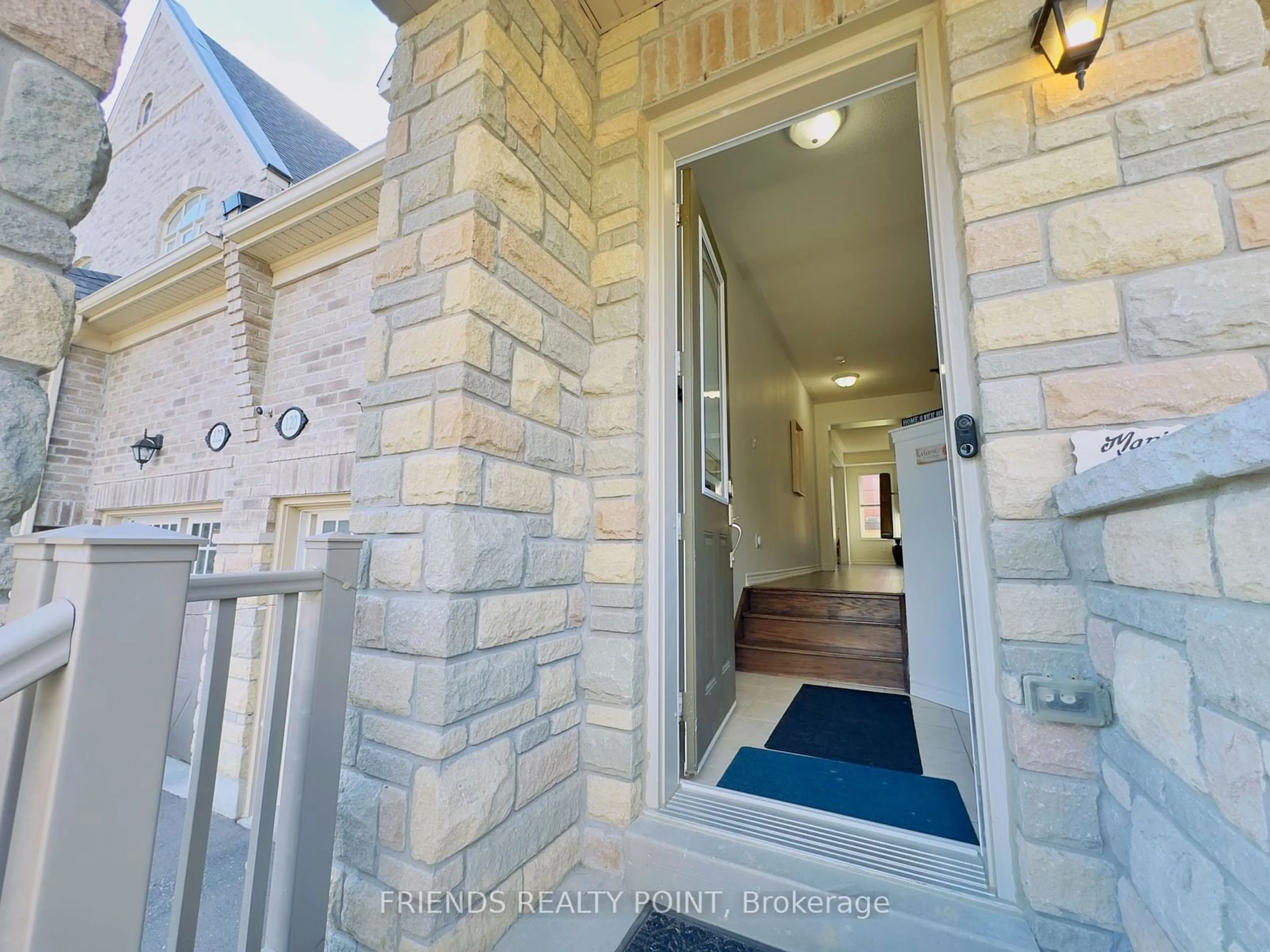 Indoor entryway for 120 Masterson Lane, Ajax Ontario L1T 0N6