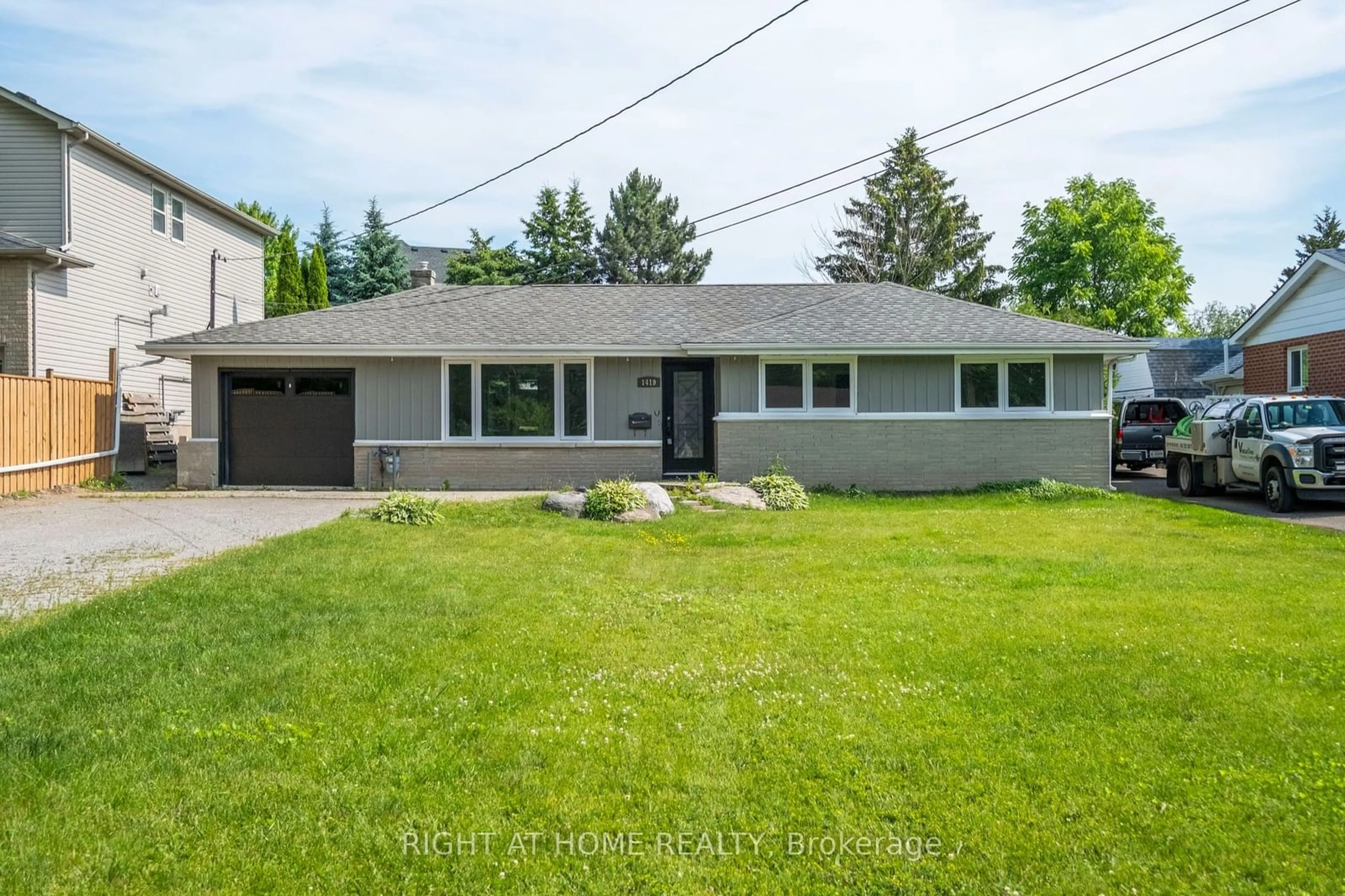Frontside or backside of a home for 1419 Nash Rd, Clarington Ontario L1E 2J9