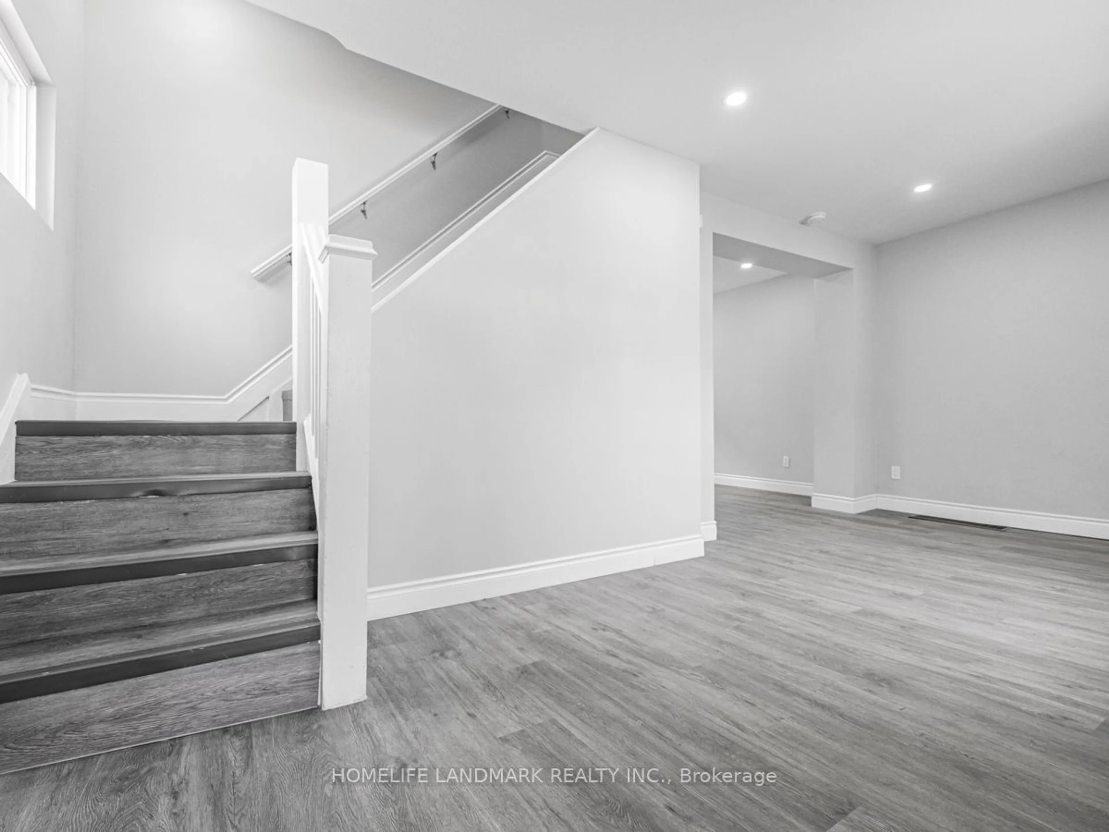 Indoor entryway for 21 East Rd, Toronto Ontario M1N 1Z9