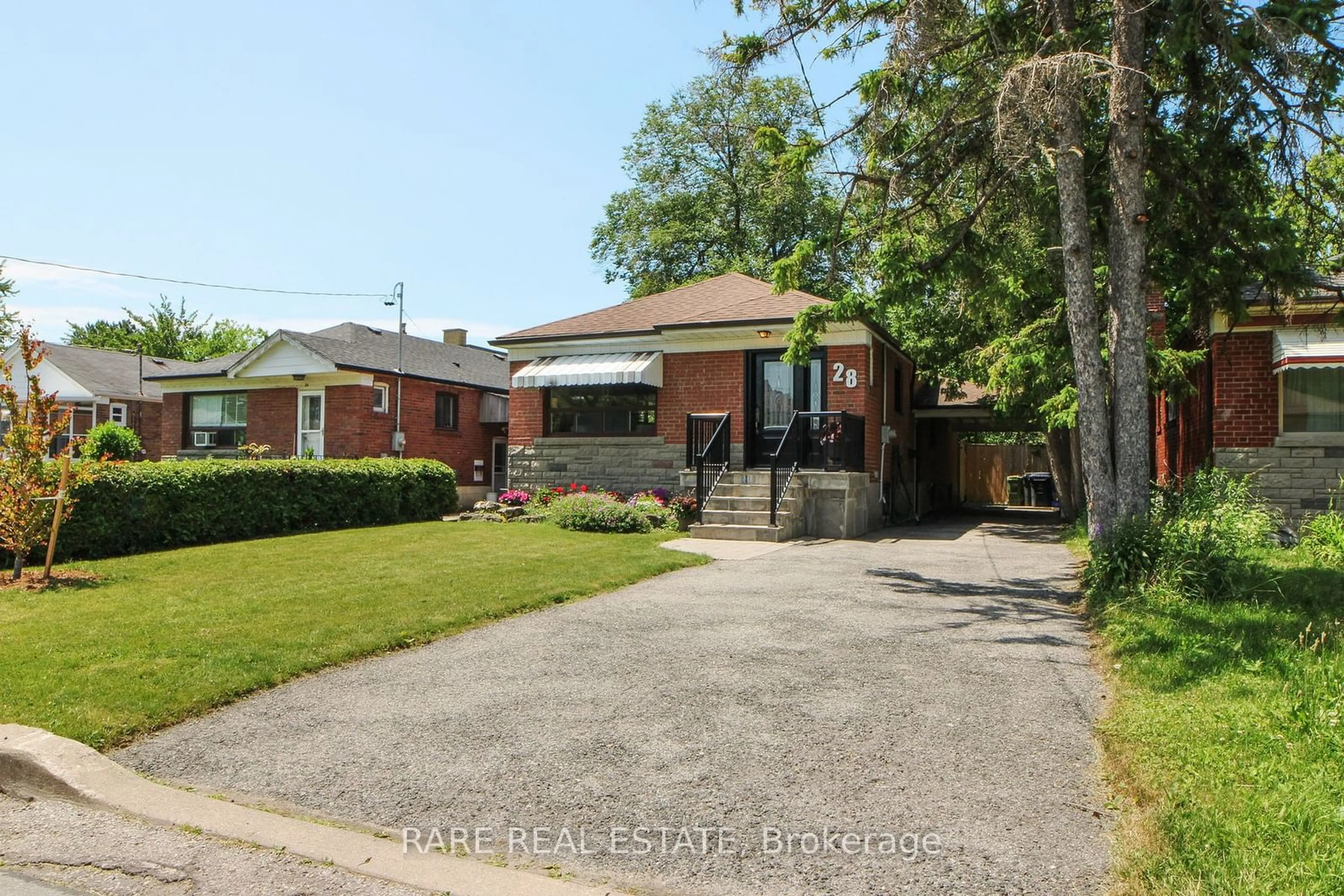 Frontside or backside of a home for 28 Burnley Ave, Toronto Ontario M1R 2M4