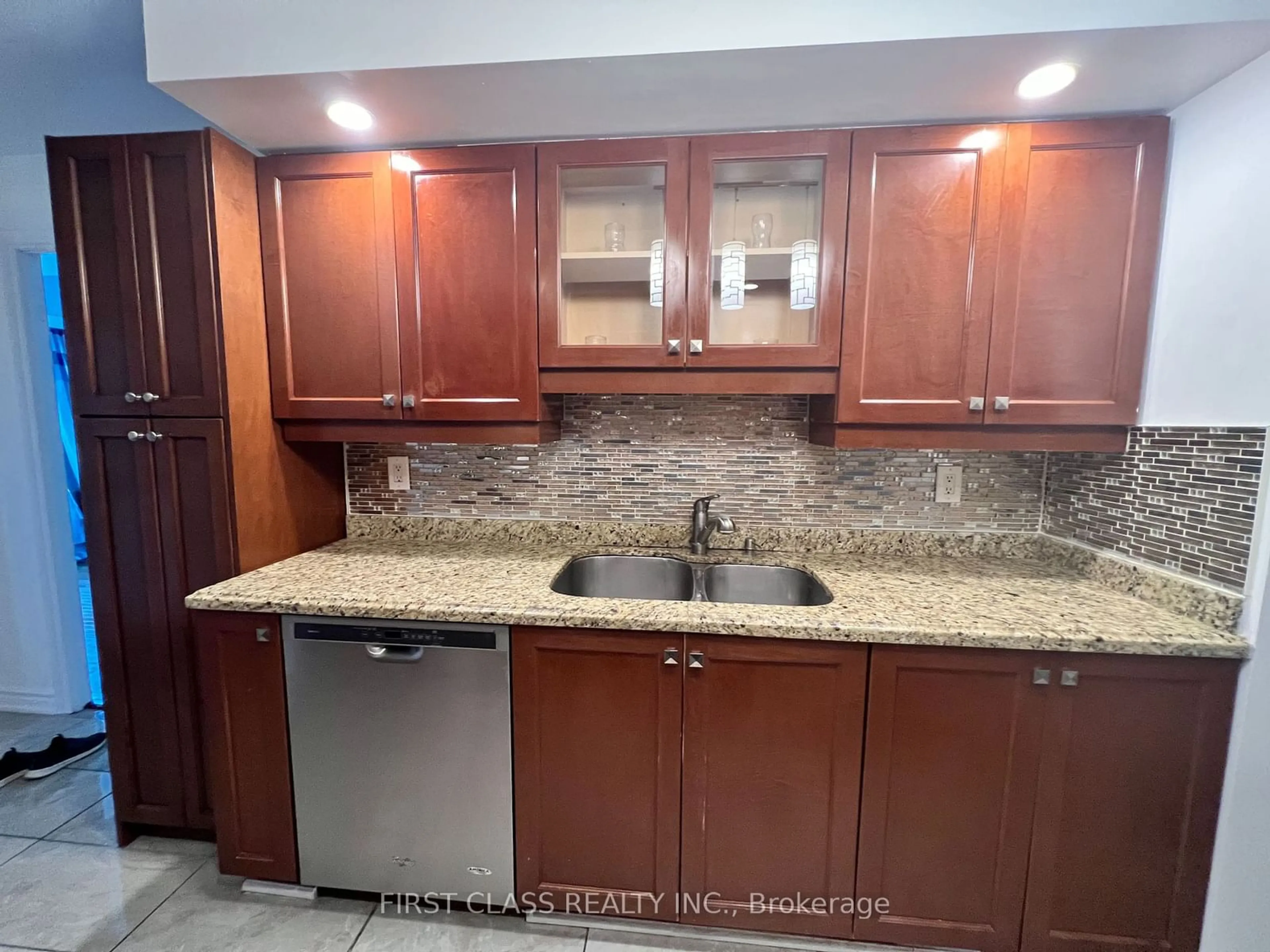 Kitchen for 123 Omni Dr #369, Toronto Ontario M1P 5A8