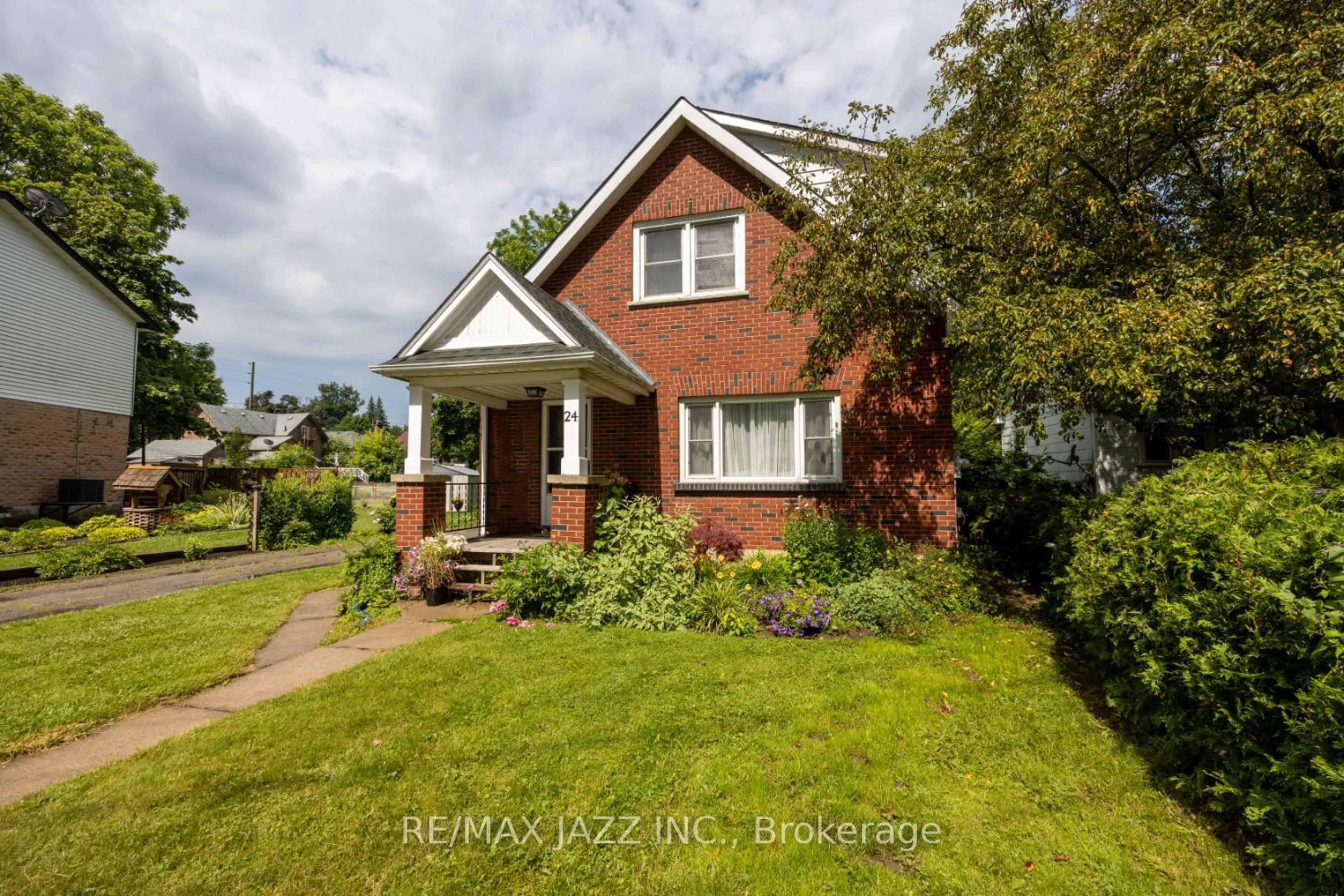 Frontside or backside of a home for 24 Liberty St, Clarington Ontario L1C 2L6