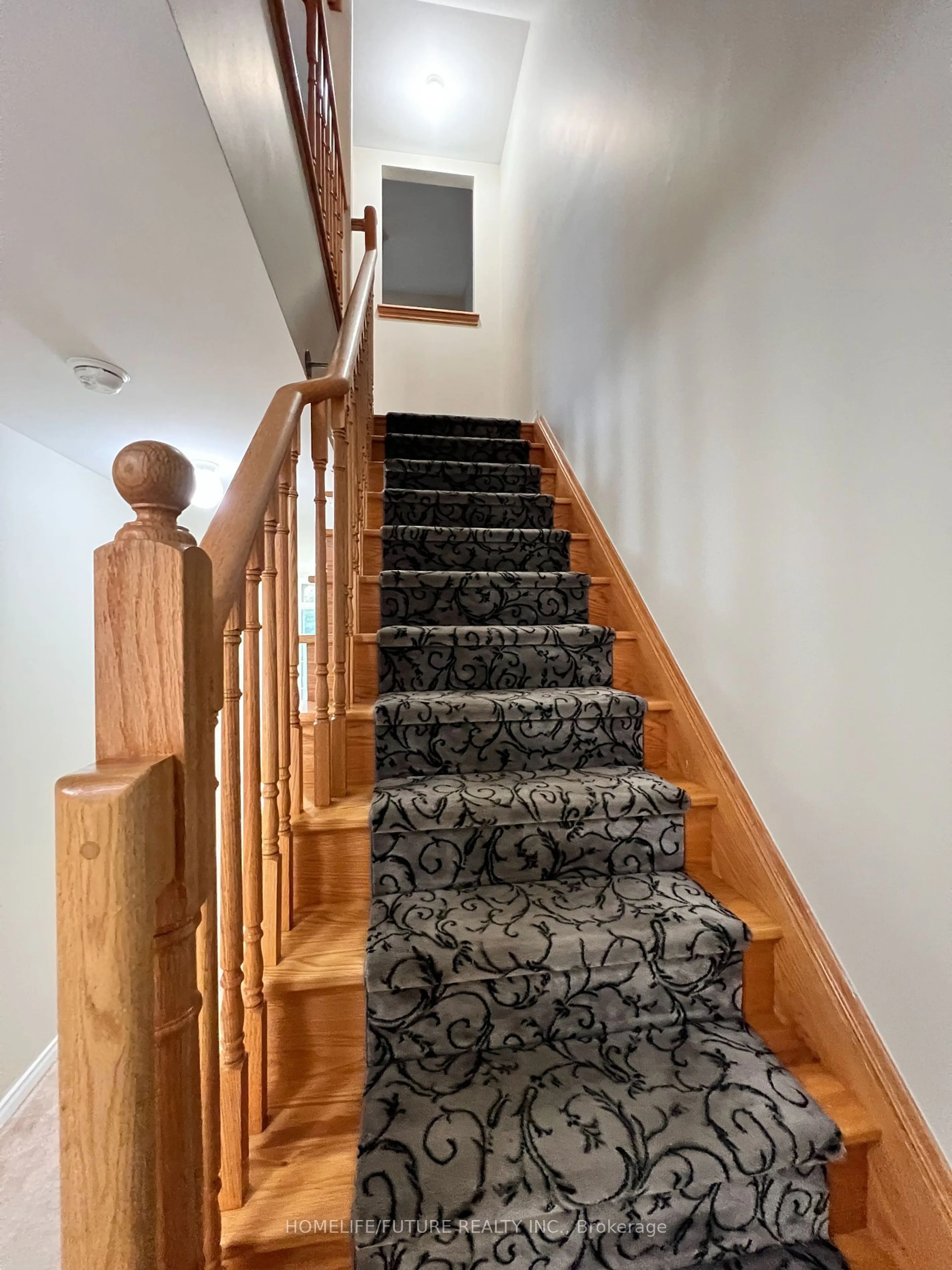 Stairs for 81 Quarrie Lane, Ajax Ontario L1T 0N1