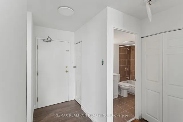 Additional property image - 10 Tapscott Rd Unit 1110