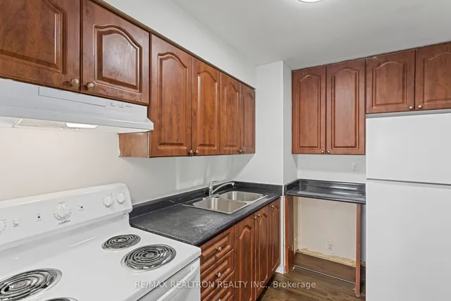Additional property image - 10 Tapscott Rd Unit 1110