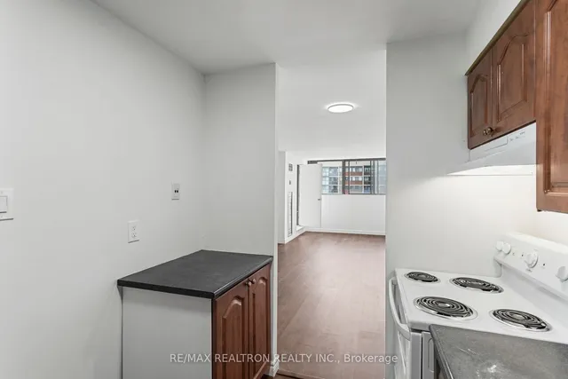 Additional property image - 10 Tapscott Rd Unit 1110