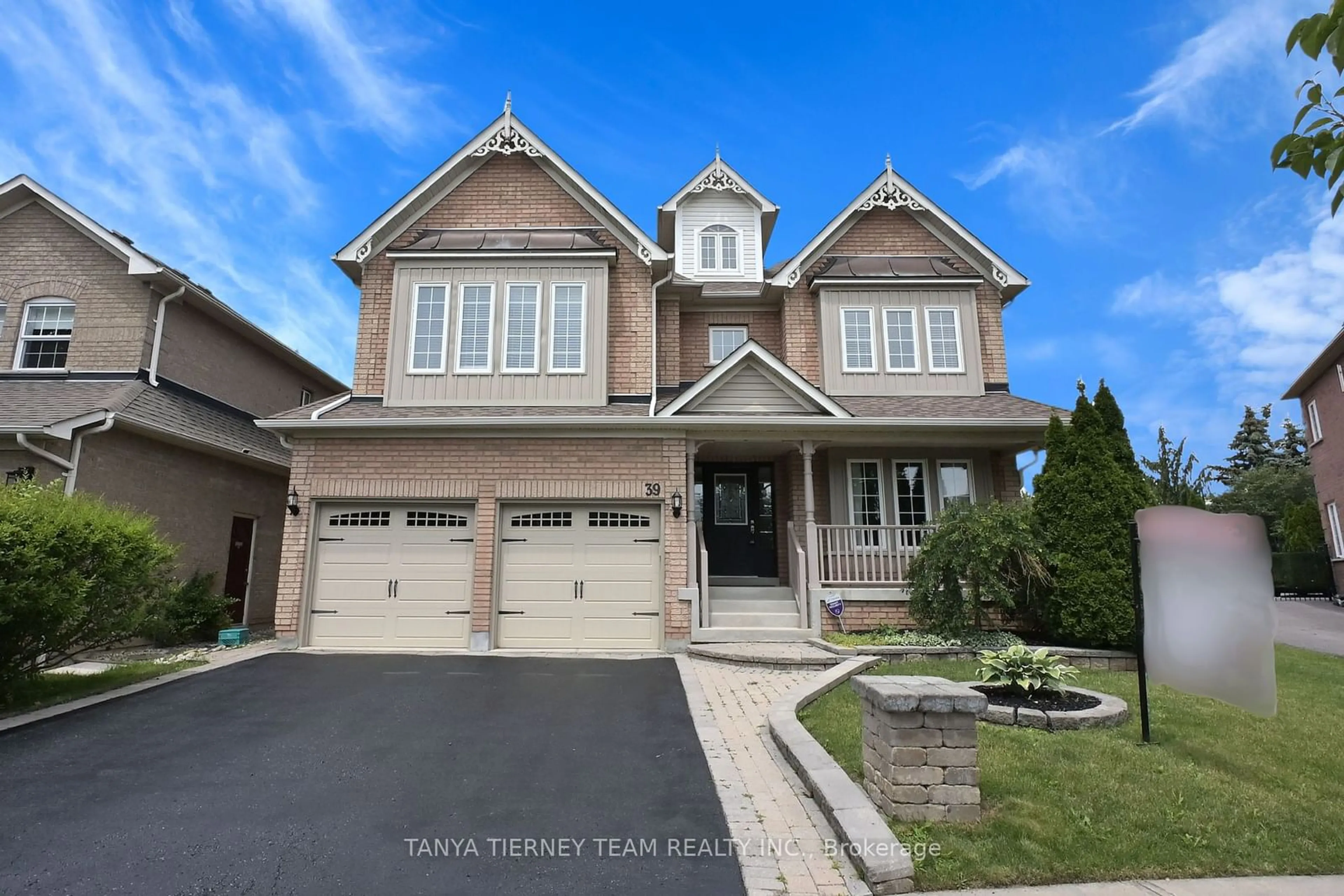 Frontside or backside of a home for 39 Dopp Cres, Whitby Ontario L1M 2E5