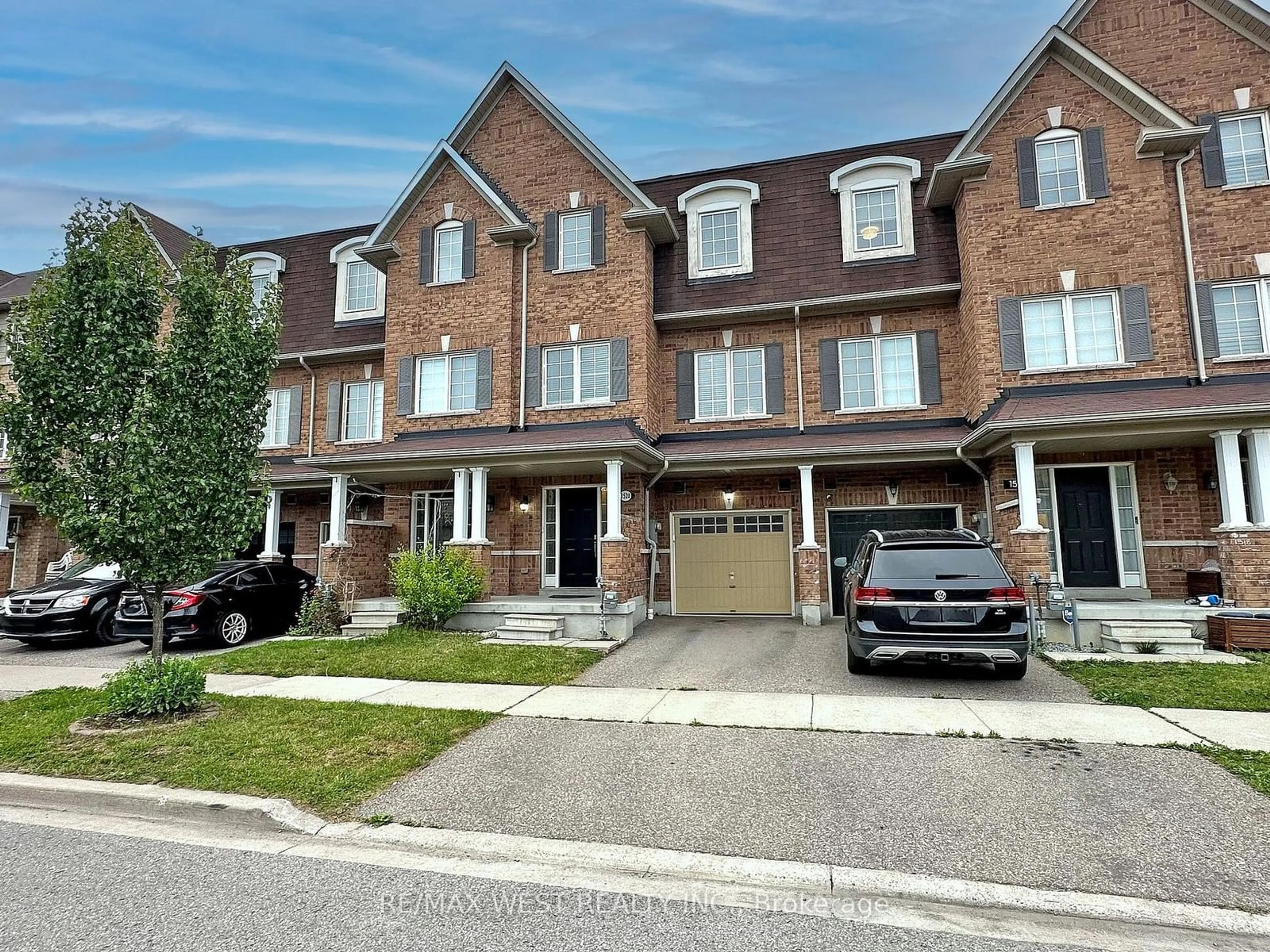 A pic from exterior of the house or condo for 1520 Winville Rd, Pickering Ontario L1X 0C5