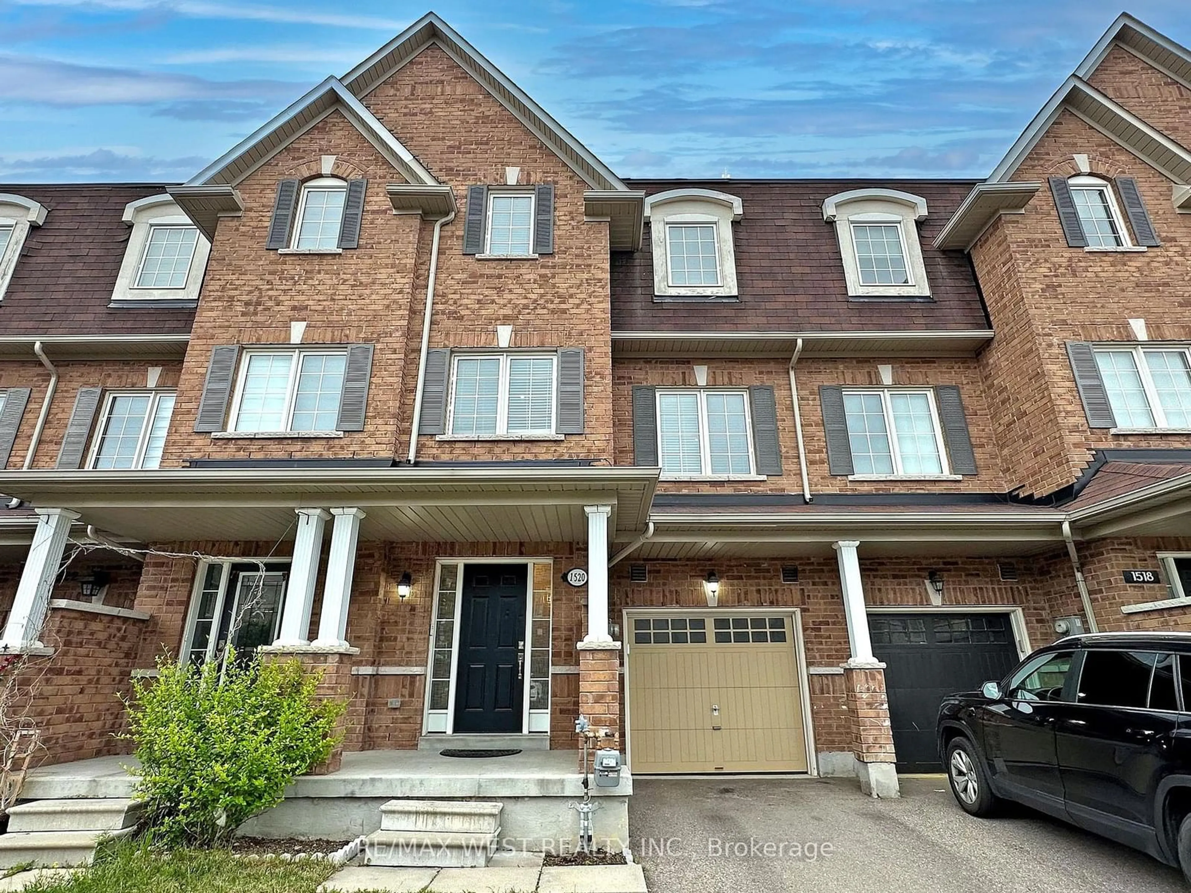 A pic from exterior of the house or condo for 1520 Winville Rd, Pickering Ontario L1X 0C5