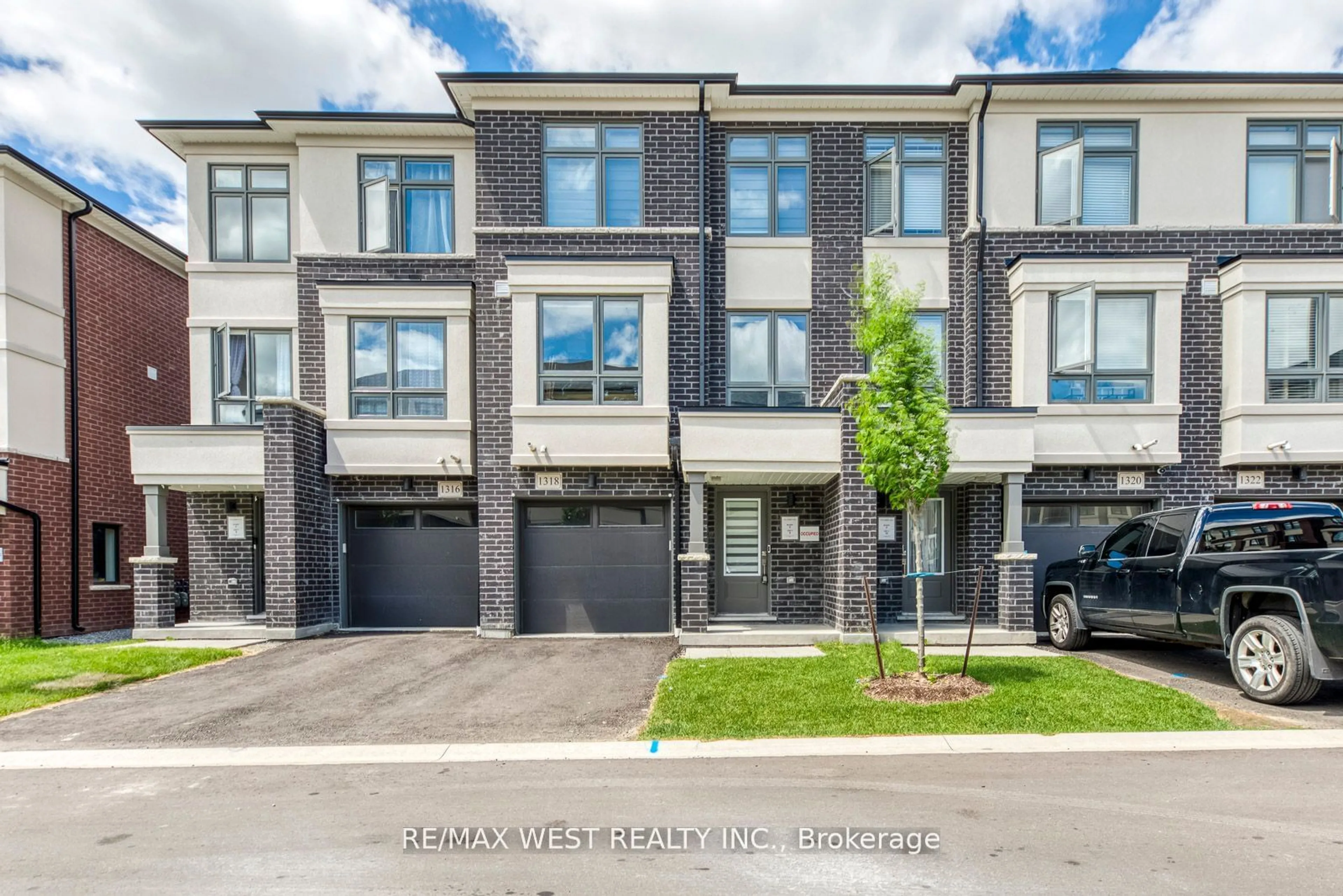 A pic from exterior of the house or condo for 1318 Bradenton Path, Oshawa Ontario L1K 1A9