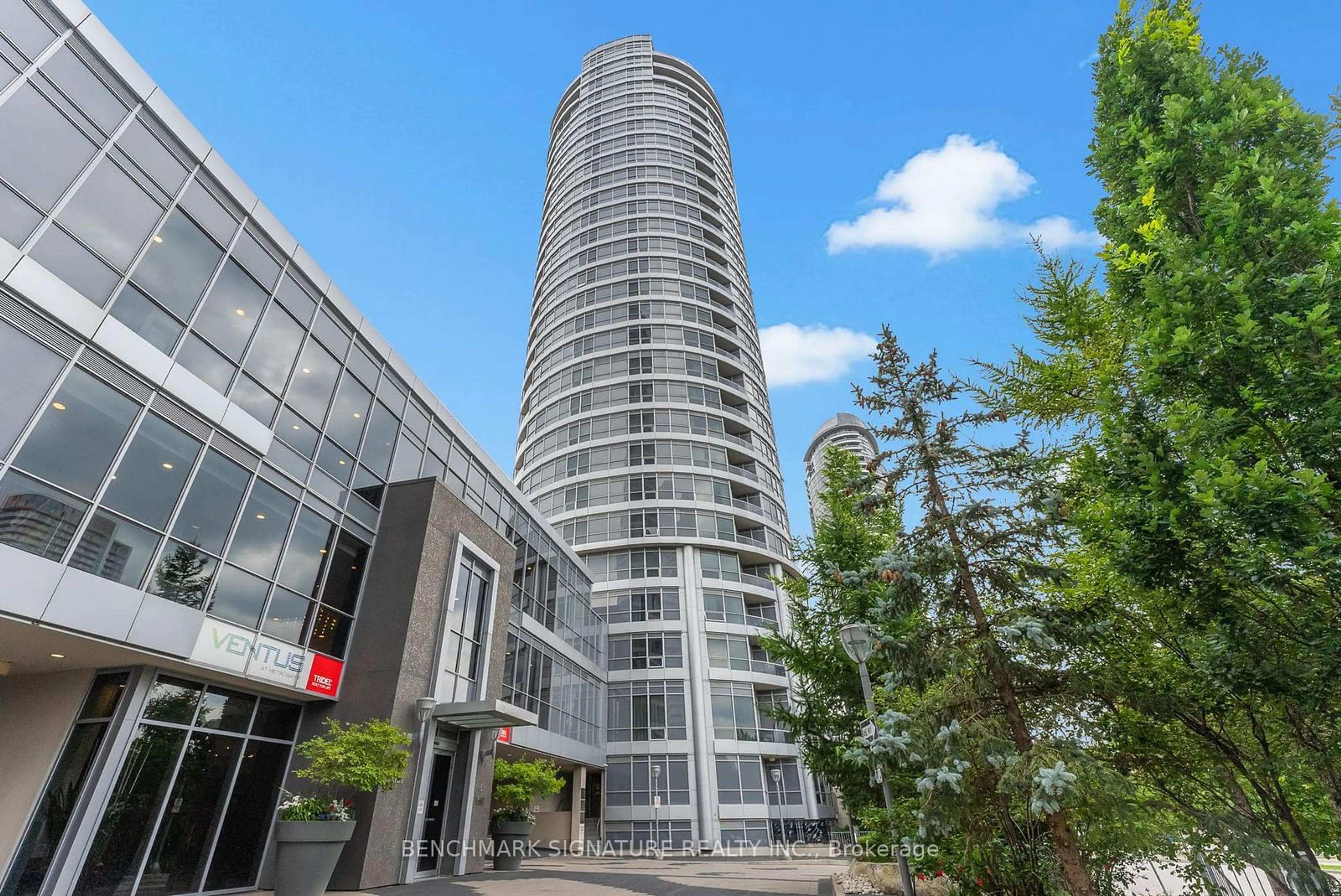 A pic from exterior of the house or condo for 151 Village Green Sq #2810, Toronto Ontario M1S 0K5