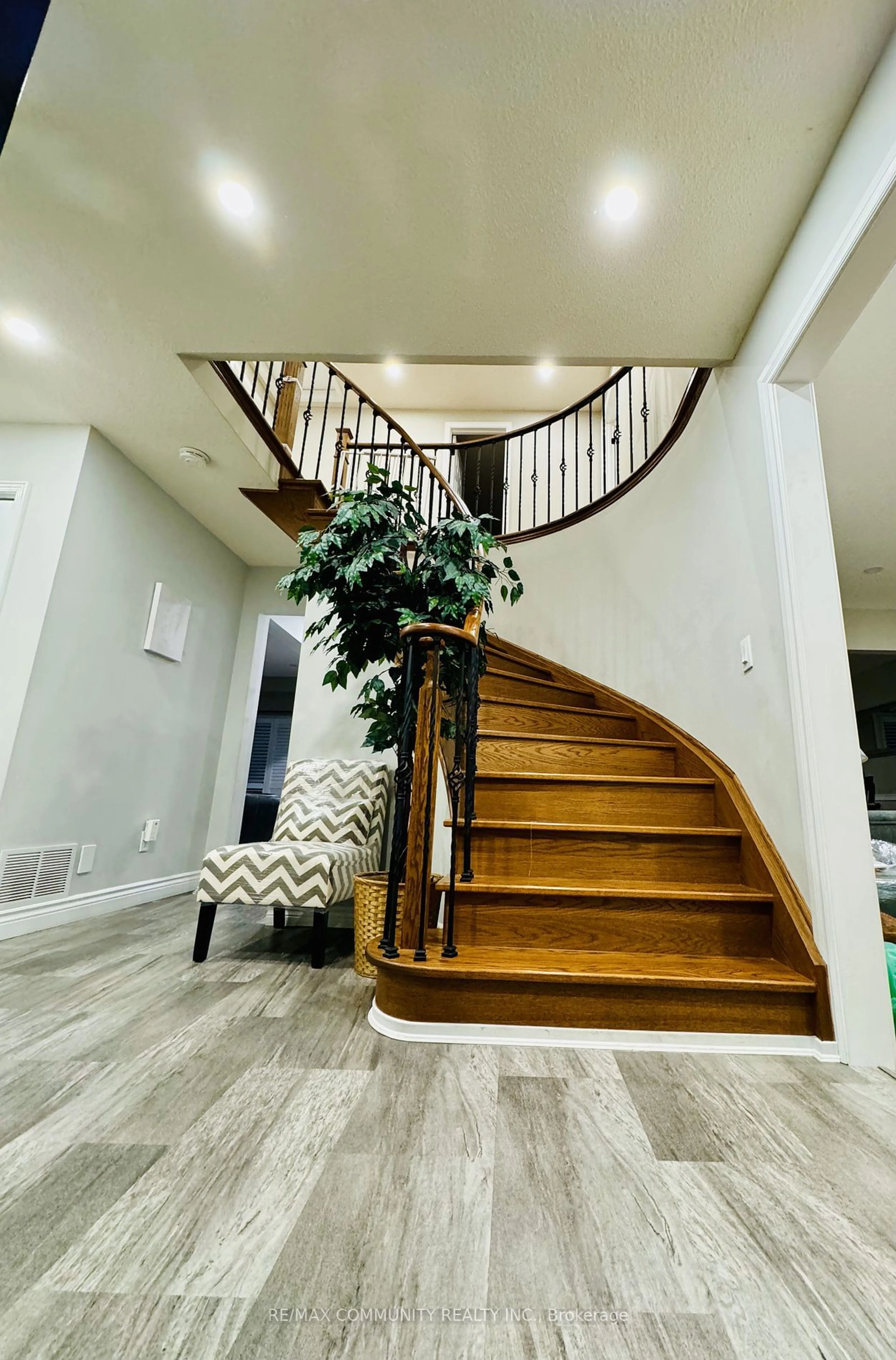 Stairs for 42 Coulton Crt, Whitby Ontario L1N 7A9