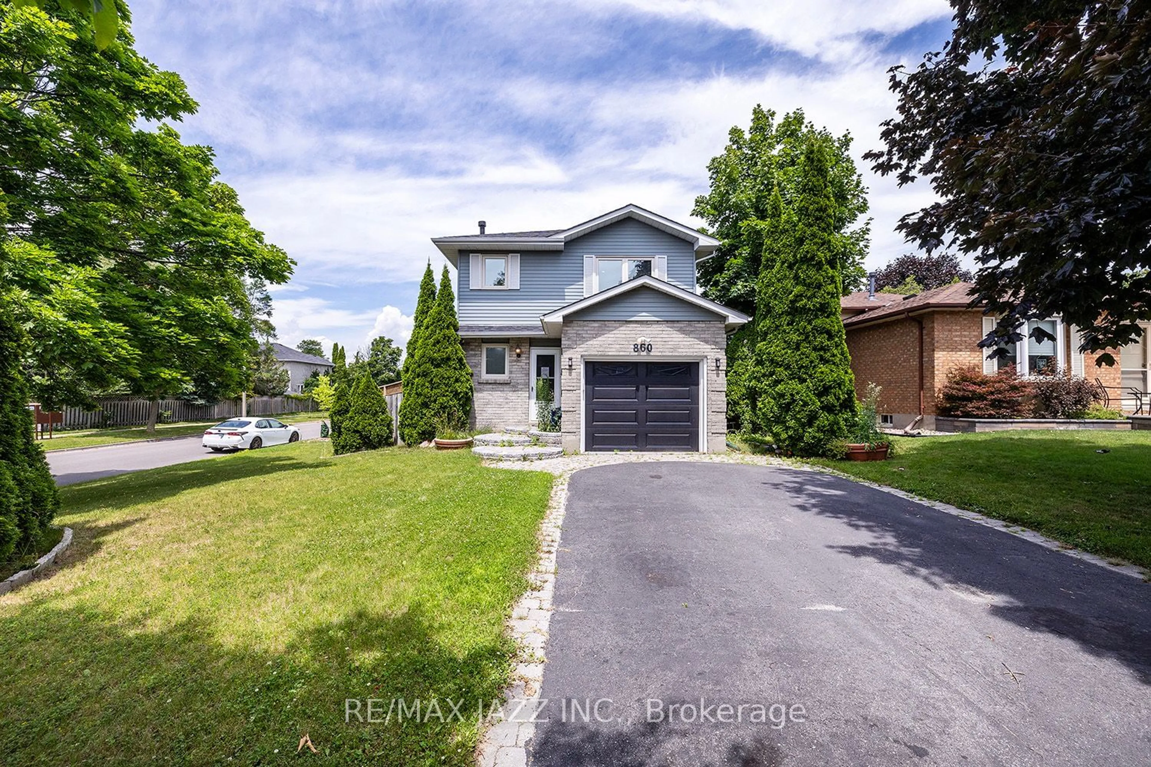 Frontside or backside of a home for 860 Cartref Ave, Oshawa Ontario L1J 7M6