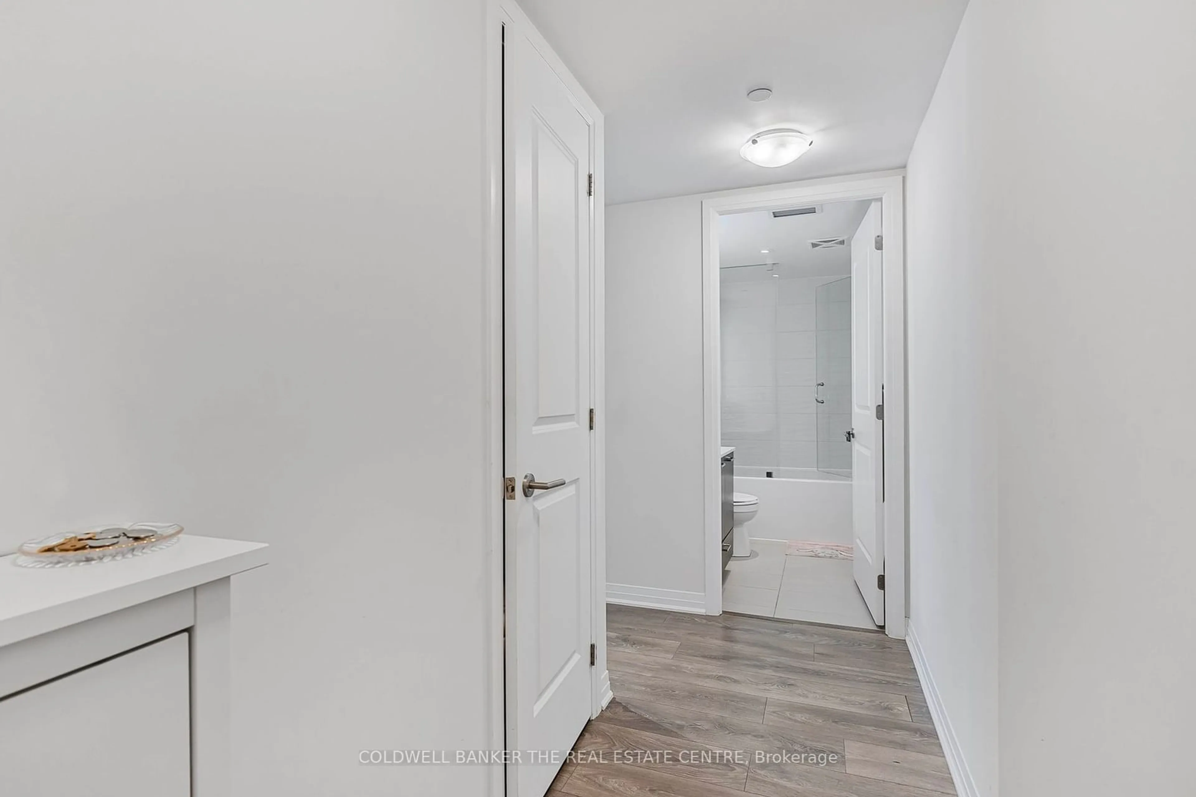 Indoor entryway for 2301 Danforth Ave #207, Toronto Ontario M4C 0A7