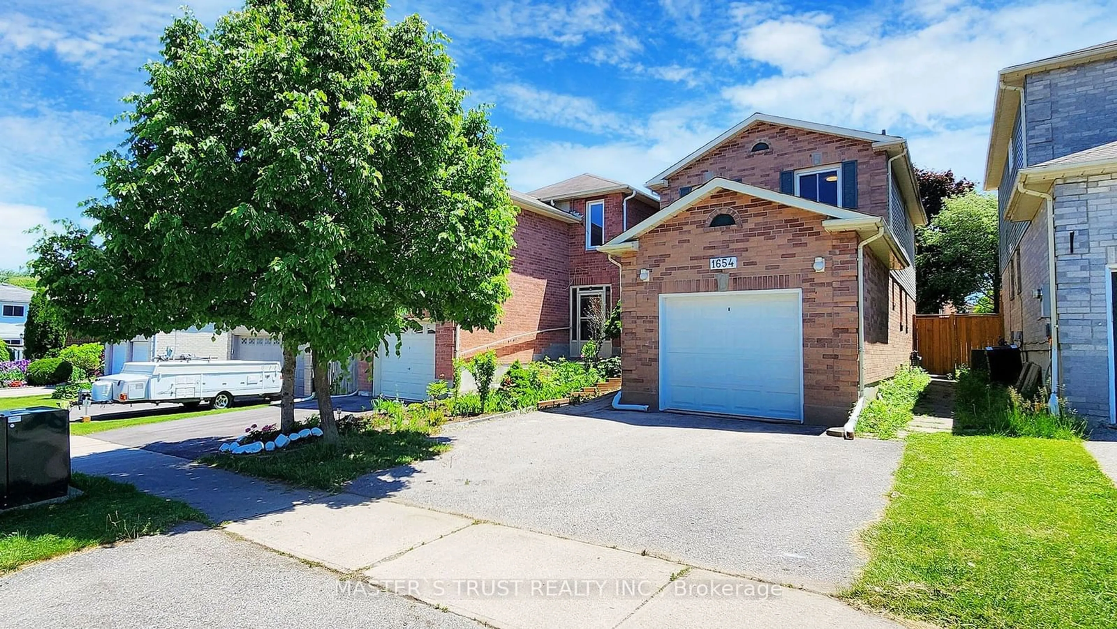 A pic from exterior of the house or condo for 1654 Mcbrady Cres, Pickering Ontario L1X 2A6